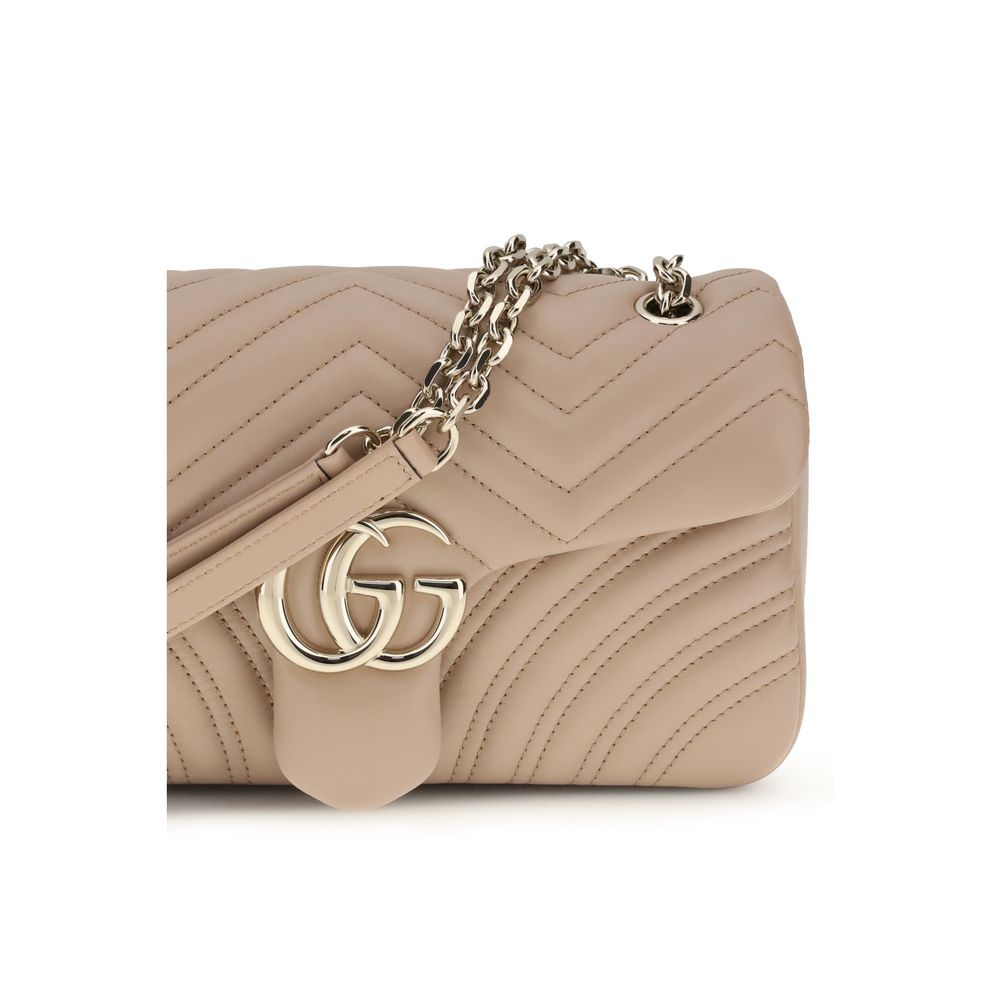 Gucci GG Marmont Schultertasche aus schwarzem Kalbsleder mit Matelassé-Steppung