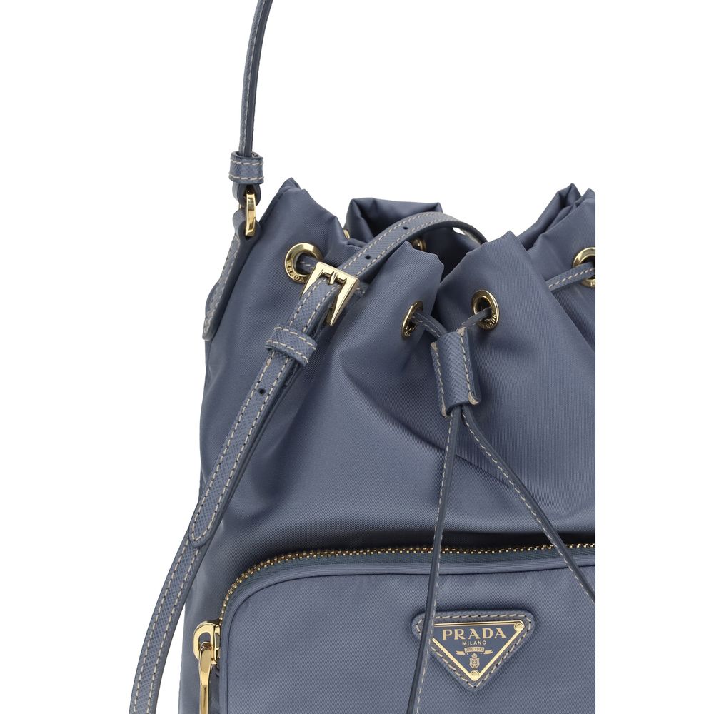 Prada Blaue Bucket Bag aus recyceltem Polyamid – Luxuriöse handgefertigte Damenhandtasche