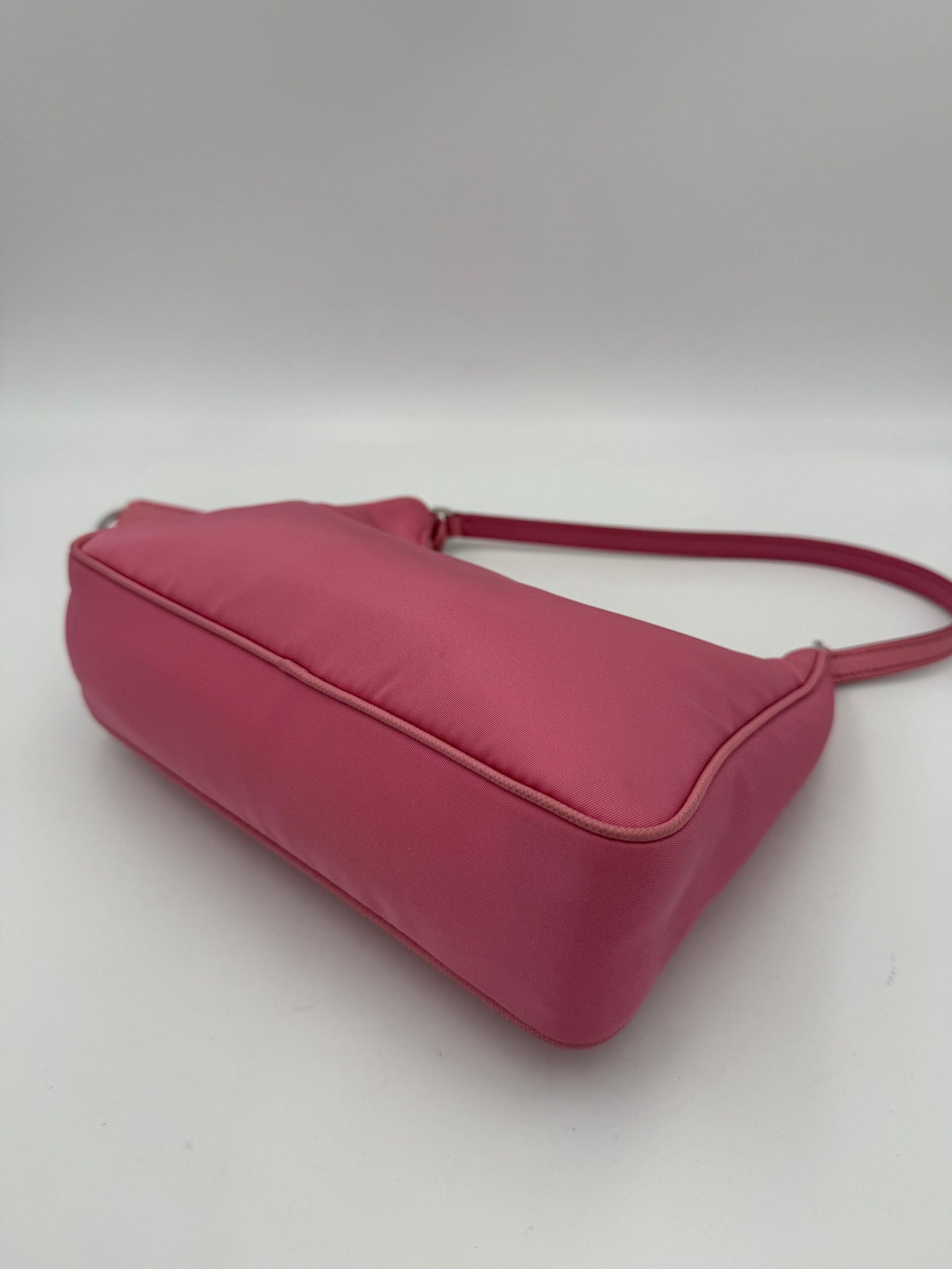 Prada PRADA HOBO Re-Nylon Pink Handtasche – Luxuriöse Designertasche für Damen