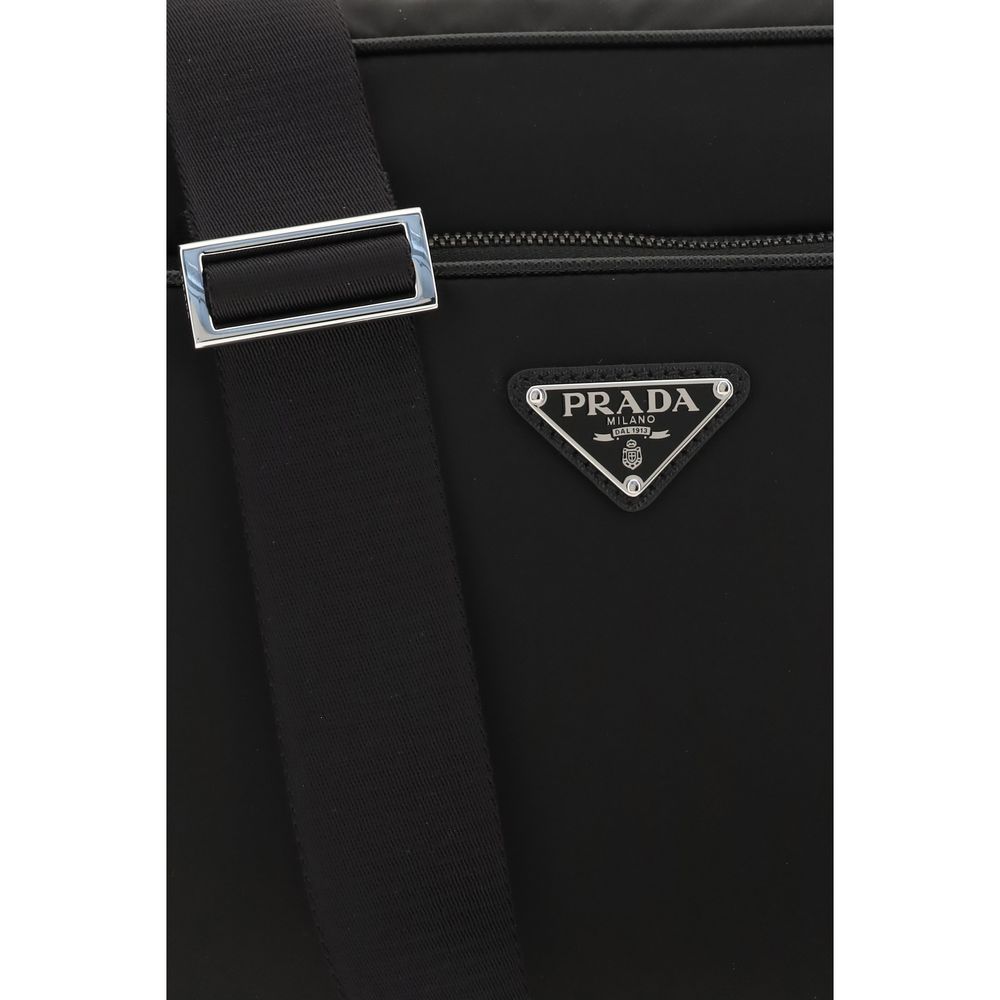 Schwarze Schultertasche aus recyceltem Polyamid