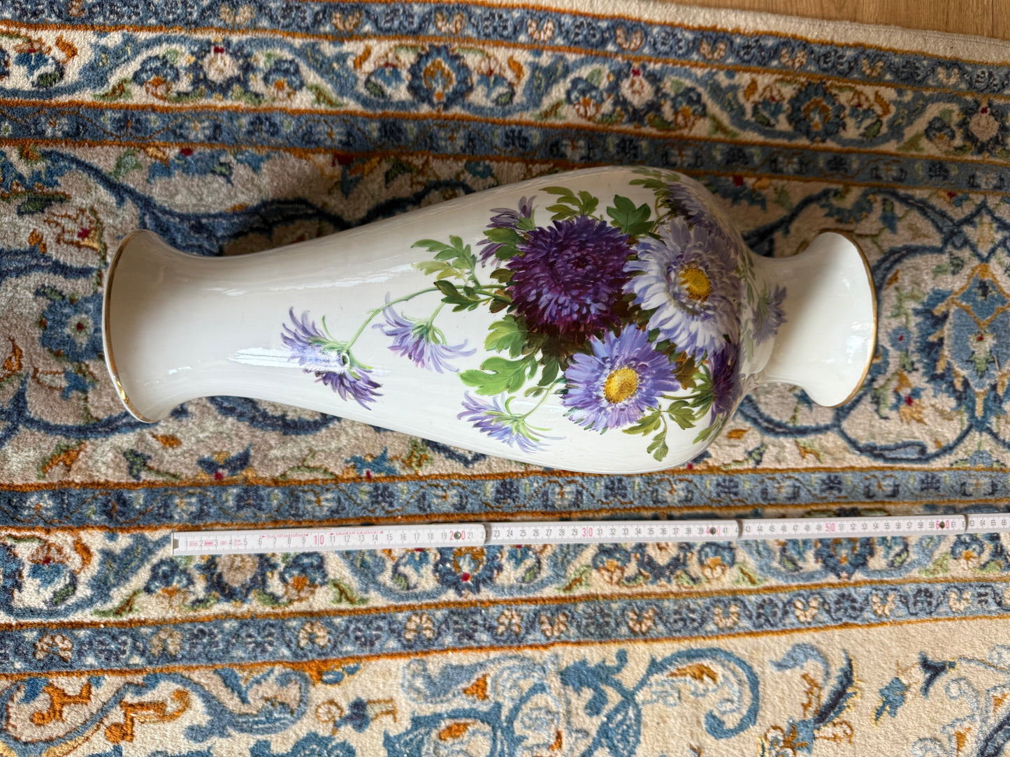 Duży wazon porcelanowy z Miśni z malowidłem kwiatowym