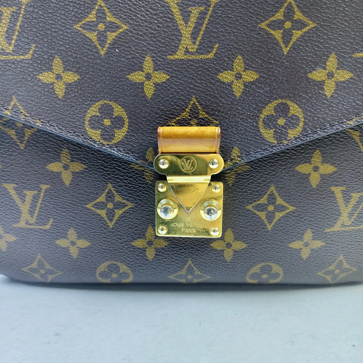 Louis Vuitton Pochette Métis Monogram Canvas