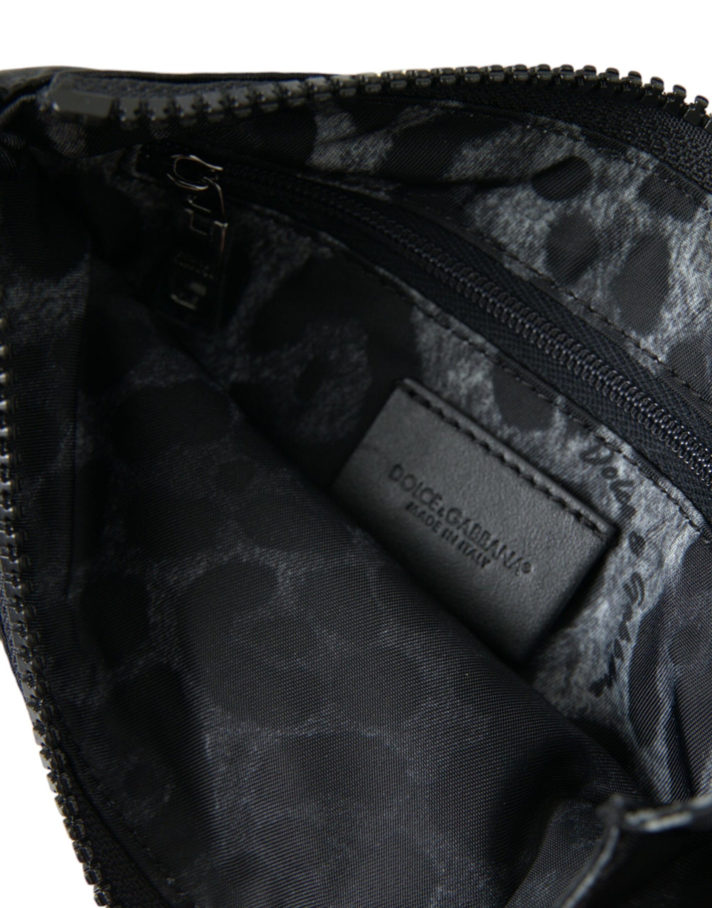 Dolce & Gabbana Schwarzes Nylon Logo Plaque Schlüsselanhänger Beutel Clutch