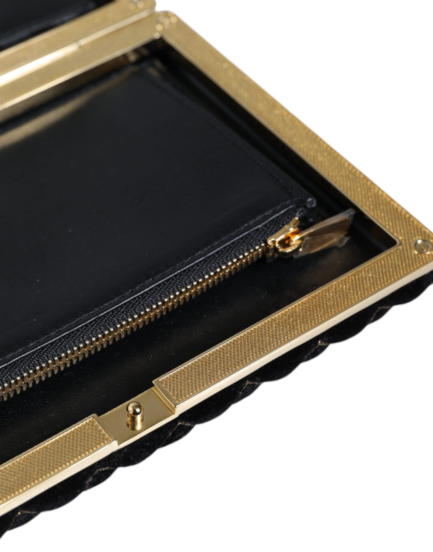 Dolce & Gabbana Bordeaux und Schwarz Samt Clutch mit Goldrahmen