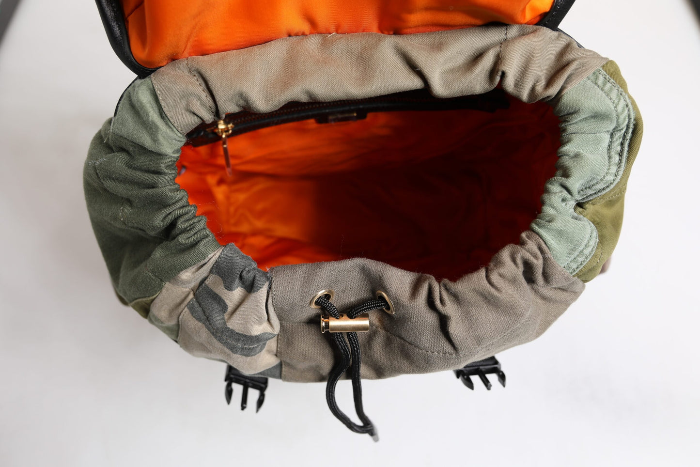 Dolce & Gabbana Plecak podróżny patchworkowy w kolorze wojskowej zieleni – Ekskluzywny designerski dodatek