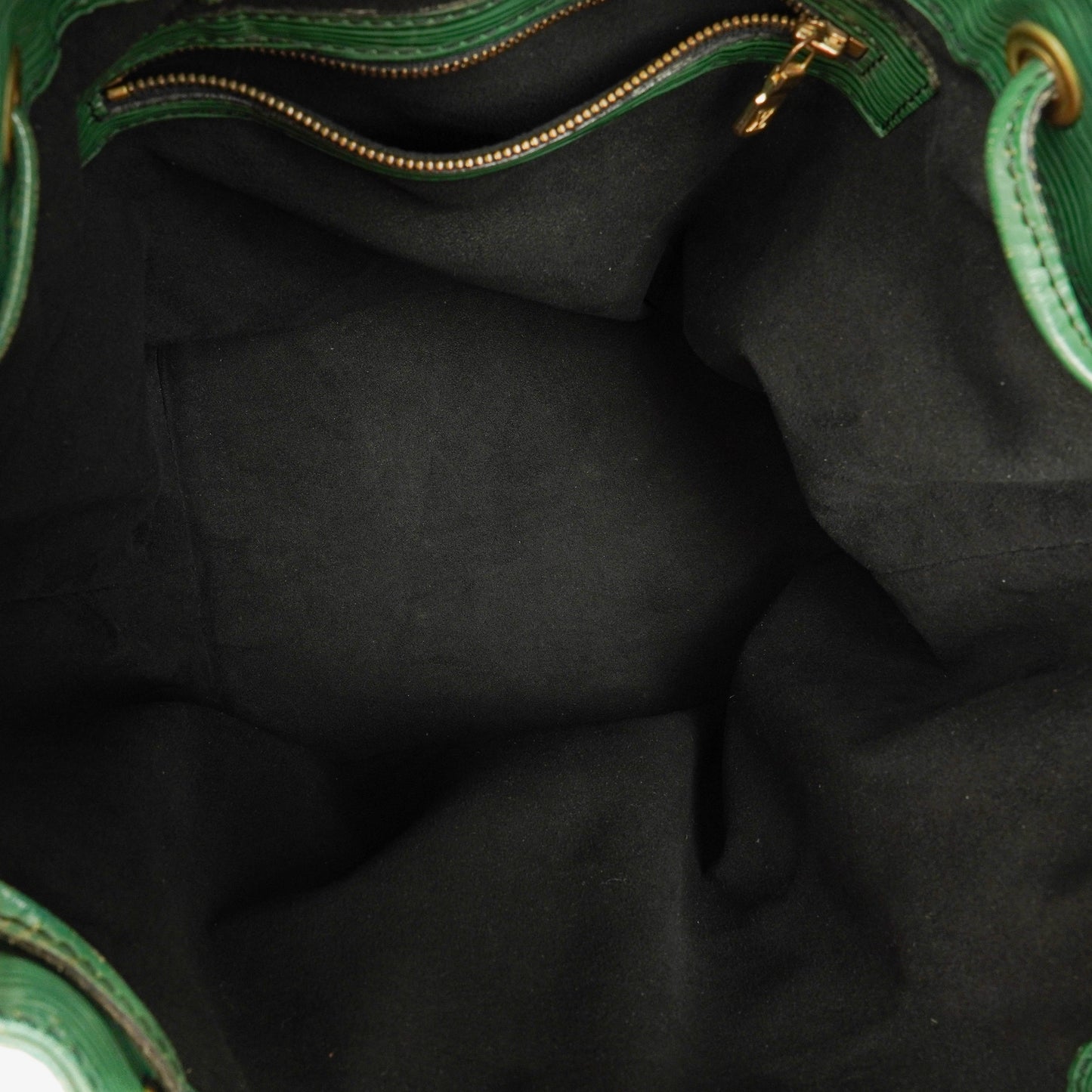 Louis Vuitton Petit Noe Schultertasche aus grünem EPI Leder
