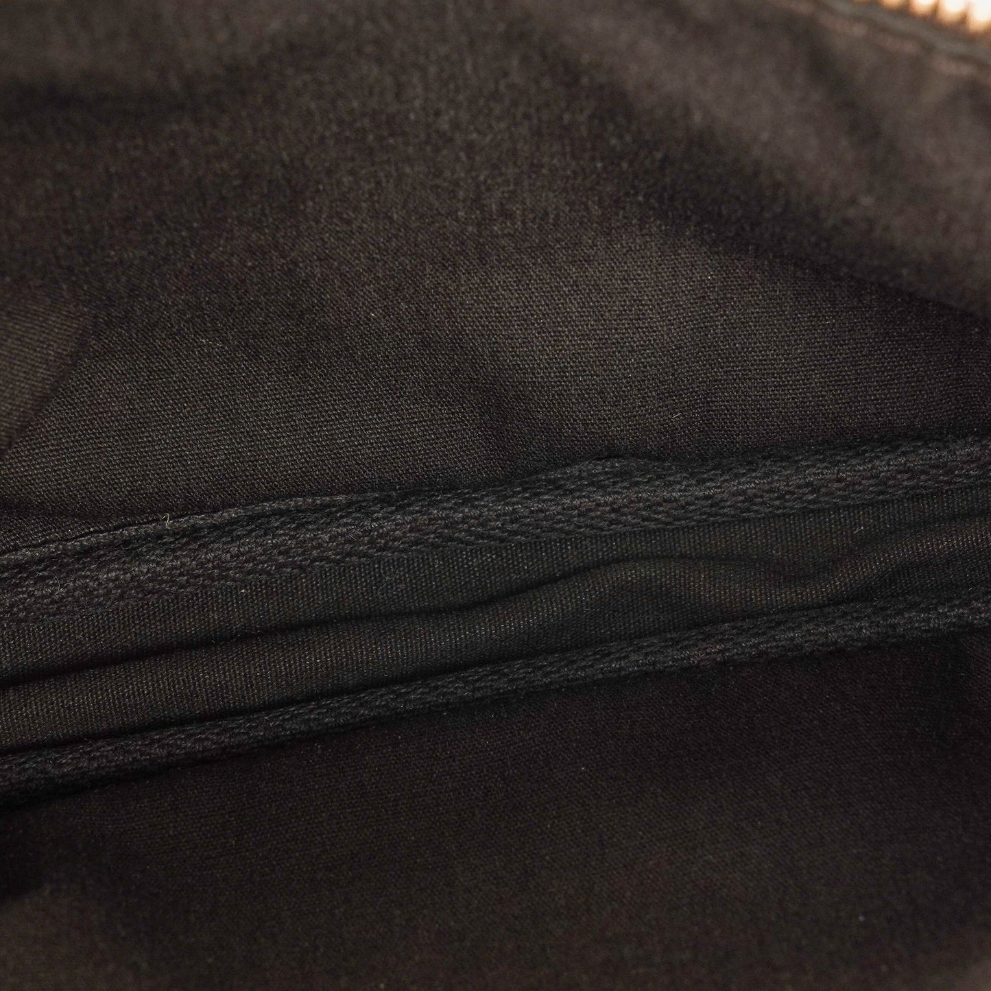 Louis Vuitton Pochette Accessoires Clutch aus Monogram Canvas