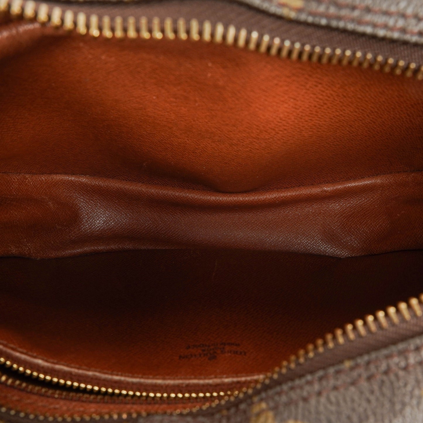 Louis Vuitton Jeune Fille PM Crossbody-Tasche aus Monogram Canvas