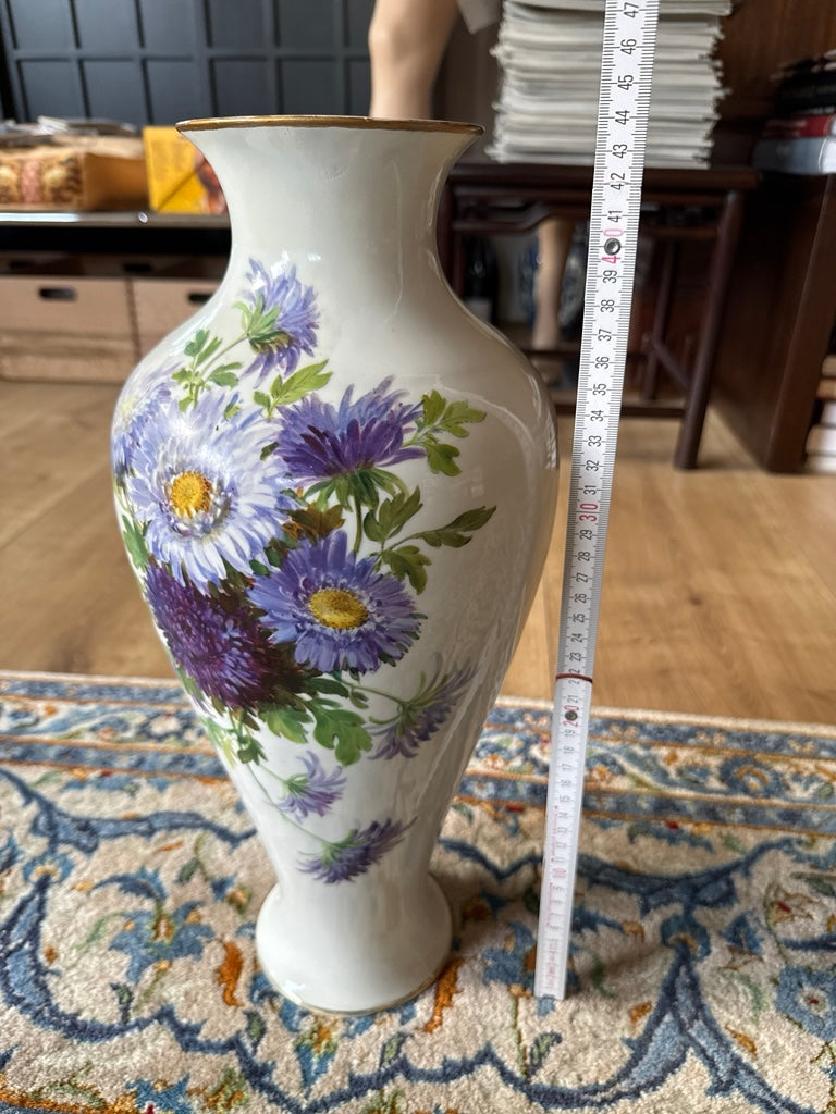 Duży wazon porcelanowy z Miśni z malowidłem kwiatowym