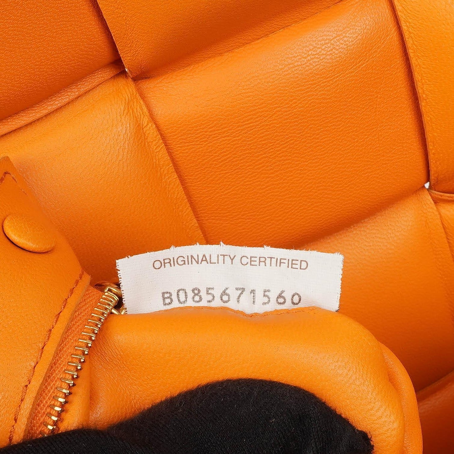 Bottega Veneta Cassette gepolsterte Intrecciato Umhängetasche in Orange