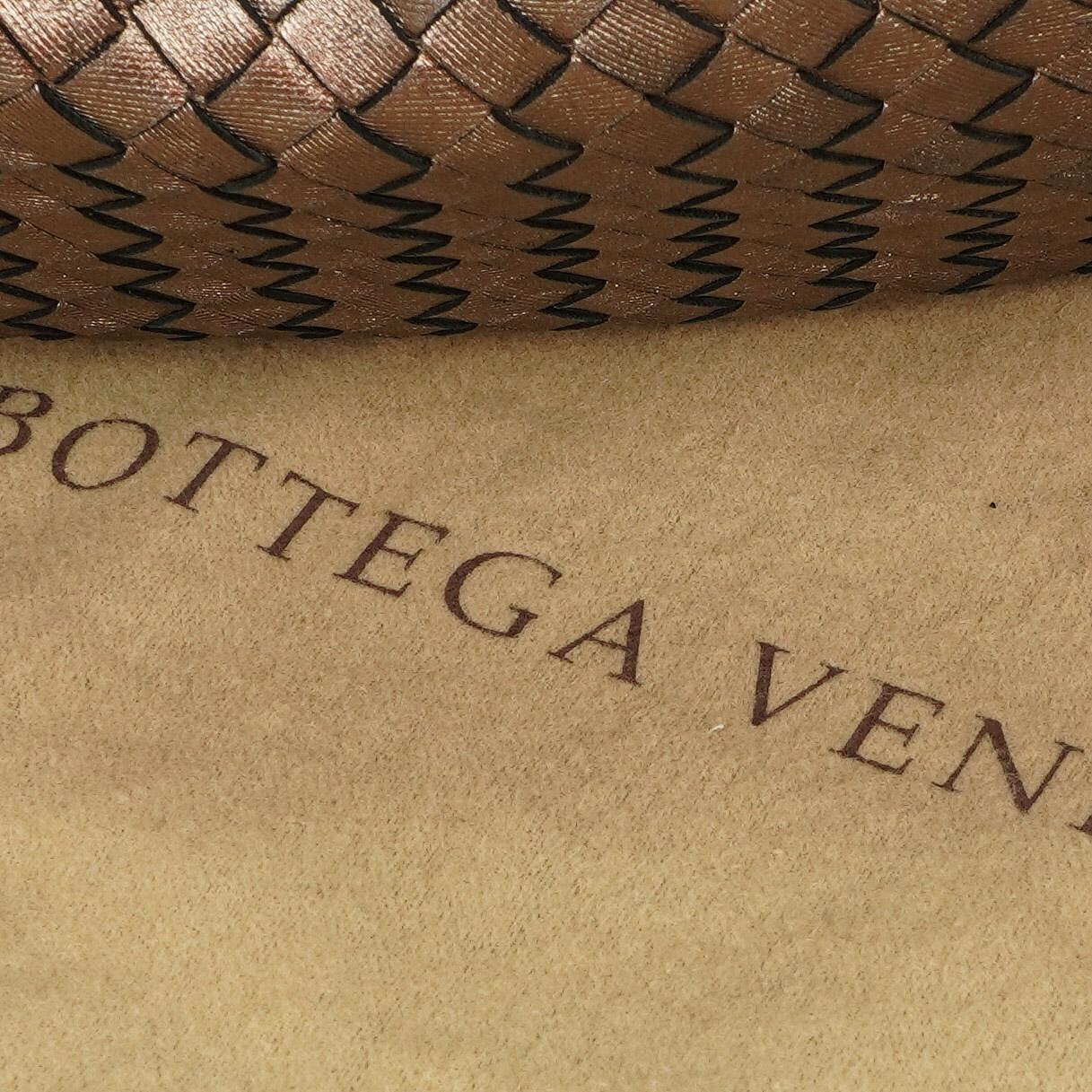 Bottega Veneta Large Veneta Hobo Bag aus Chrom Metallic Nappa Intrecciato