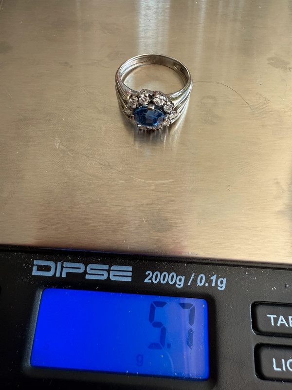 18 Karat Weißgold-Ring mit Saphir & Diamanten