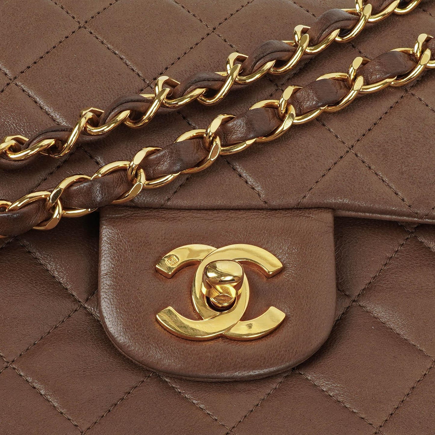 Chanel Kleine Klassische Double Flap Braun Gestepptes Lammleder 24K Vergoldete Beschläge