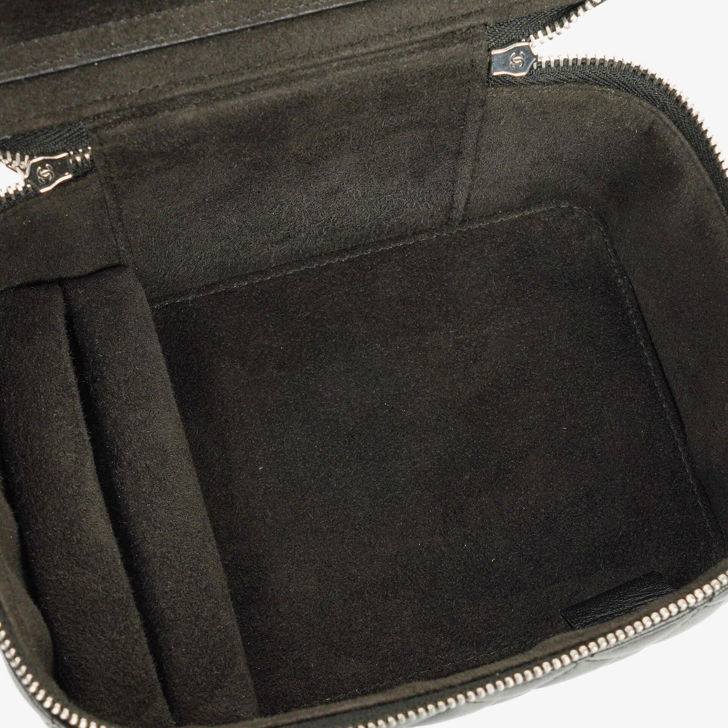 Chanel Vanity Case in Schwarz mit Steppung