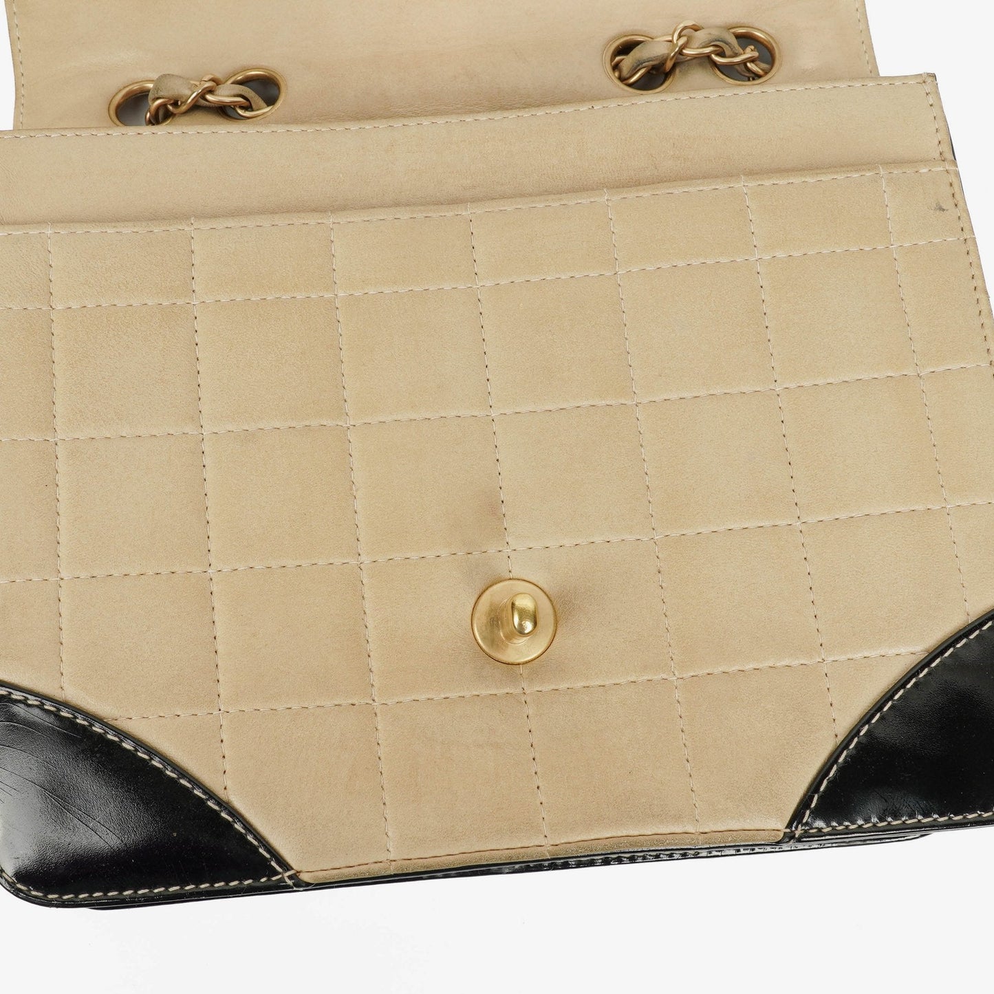 Chanel Chocolate Bar Single Flap Tasche aus Lammleder und Lackleder