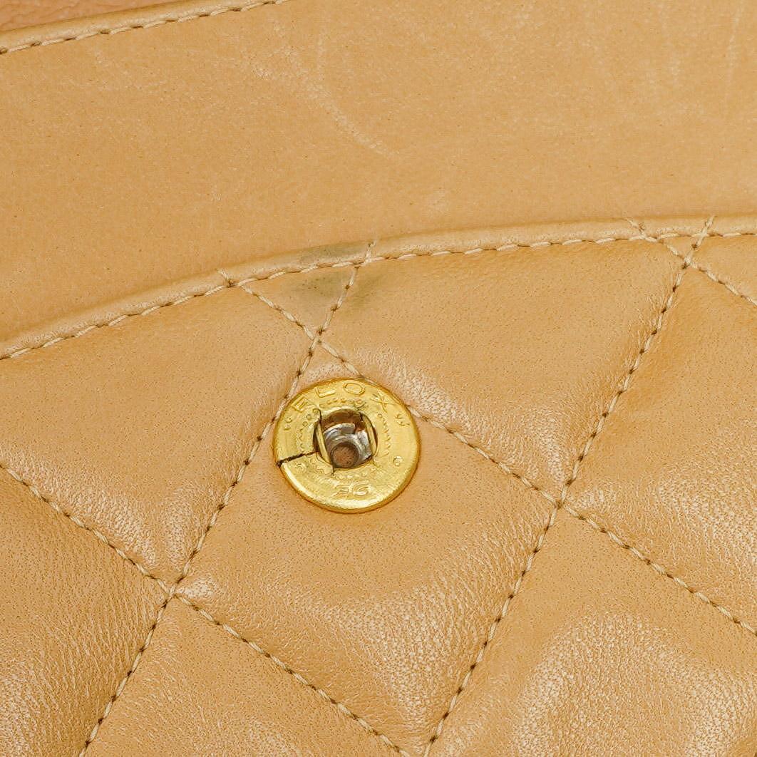 Chanel Medium Classic Beige gestepptes Leder Double Flap Tasche mit 24K goldfarbener Hardware