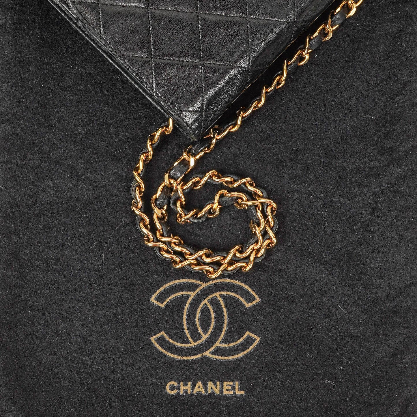 Chanel Medium Classic Single Flap Tasche aus schwarzem gestepptem Lammleder mit 24K vergoldeter Hardware
