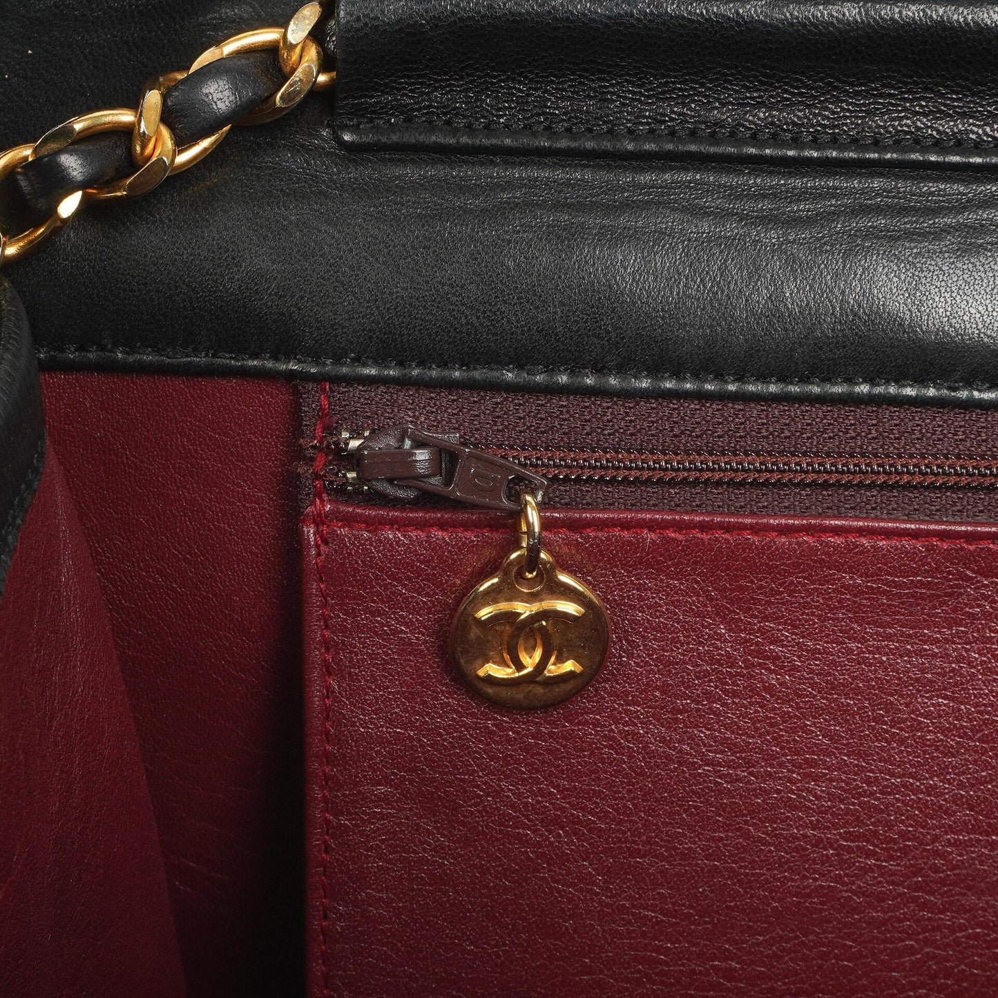 Chanel Medium Classic Vintage schwarze gesteppte Lammleder Single Flap Bag mit 24K goldplattierten Beschlägen