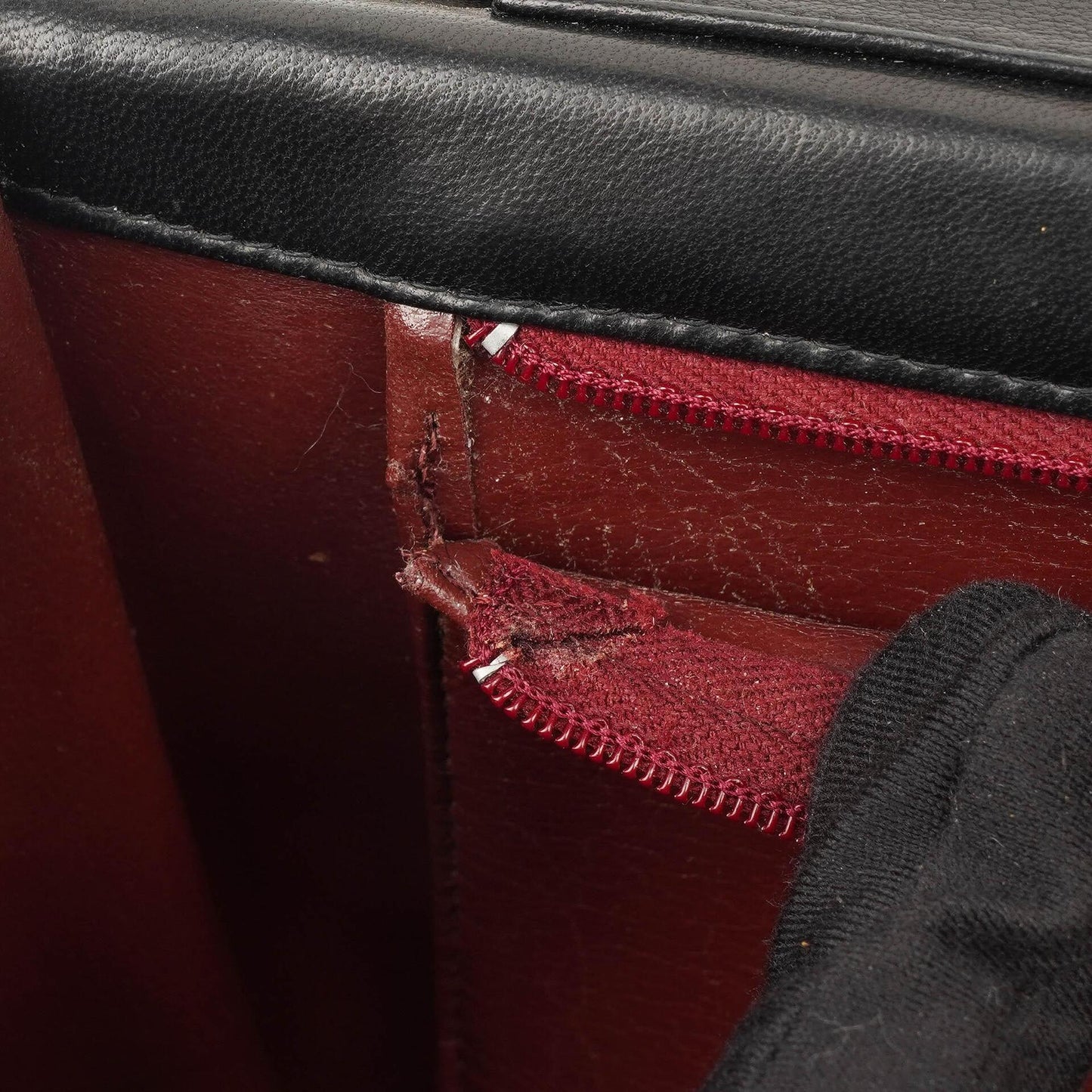 Chanel Small Classic Lammleder Flap Bag mit goldfarbenen Beschlägen Gut