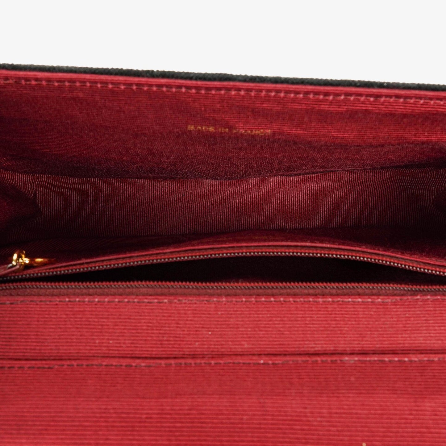 Chanel kleine Halbmond Flap Bag aus schwarzem Samt