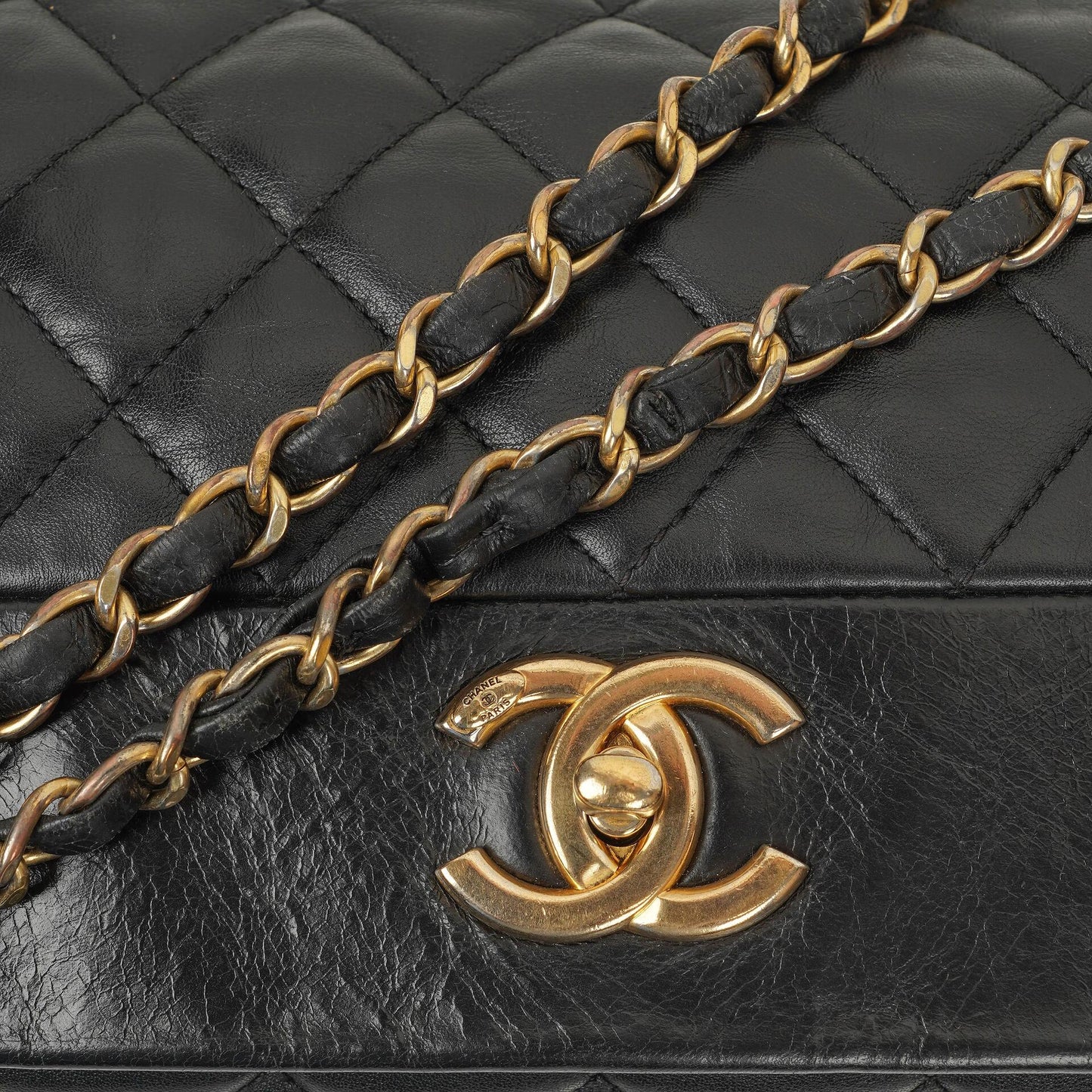 Chanel Soft Elegance Flap Tasche aus schwarzem gestepptem Kalbsleder