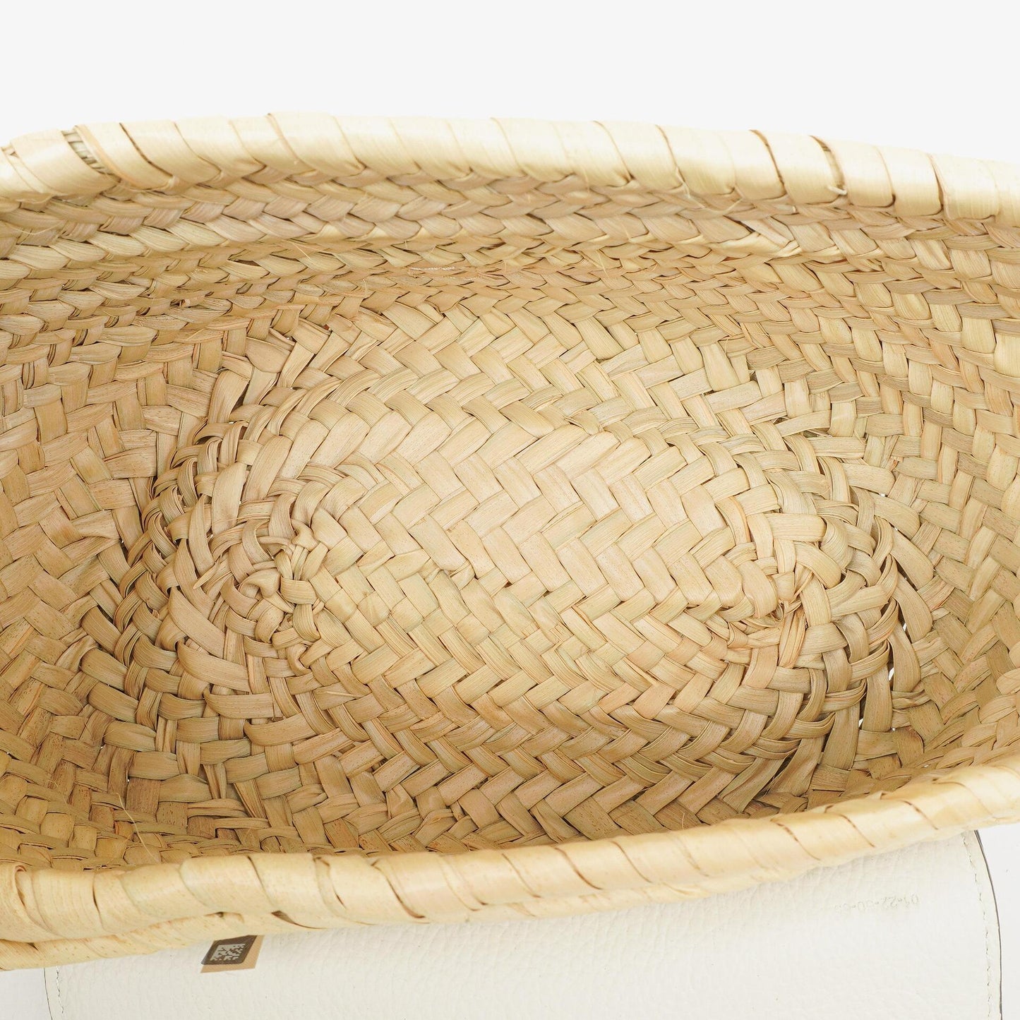 Chloe kleine Marcie Korbtasche aus geflochtenem Raffia und Leder in Weiß/Beige