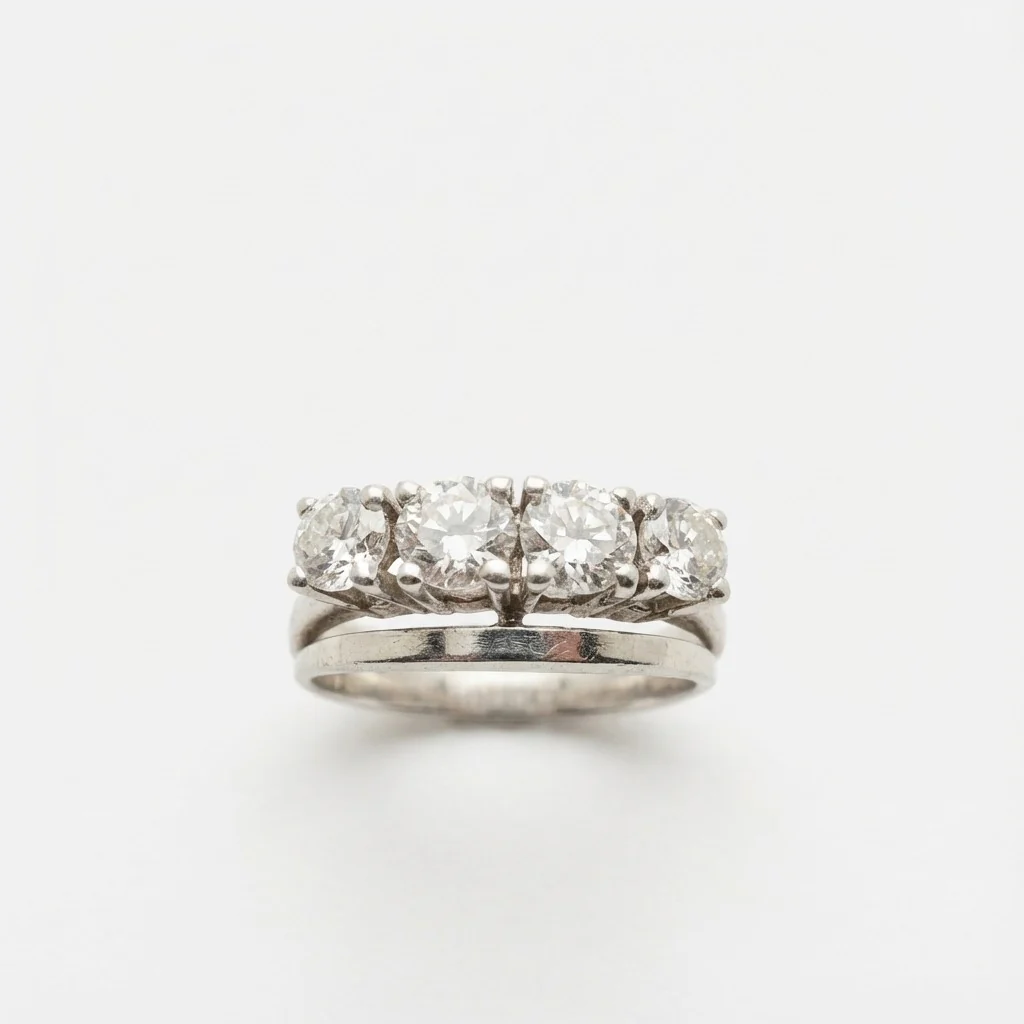 Strahlende Brillanz: Massiver 750 Goldring mit 4 Diamanten