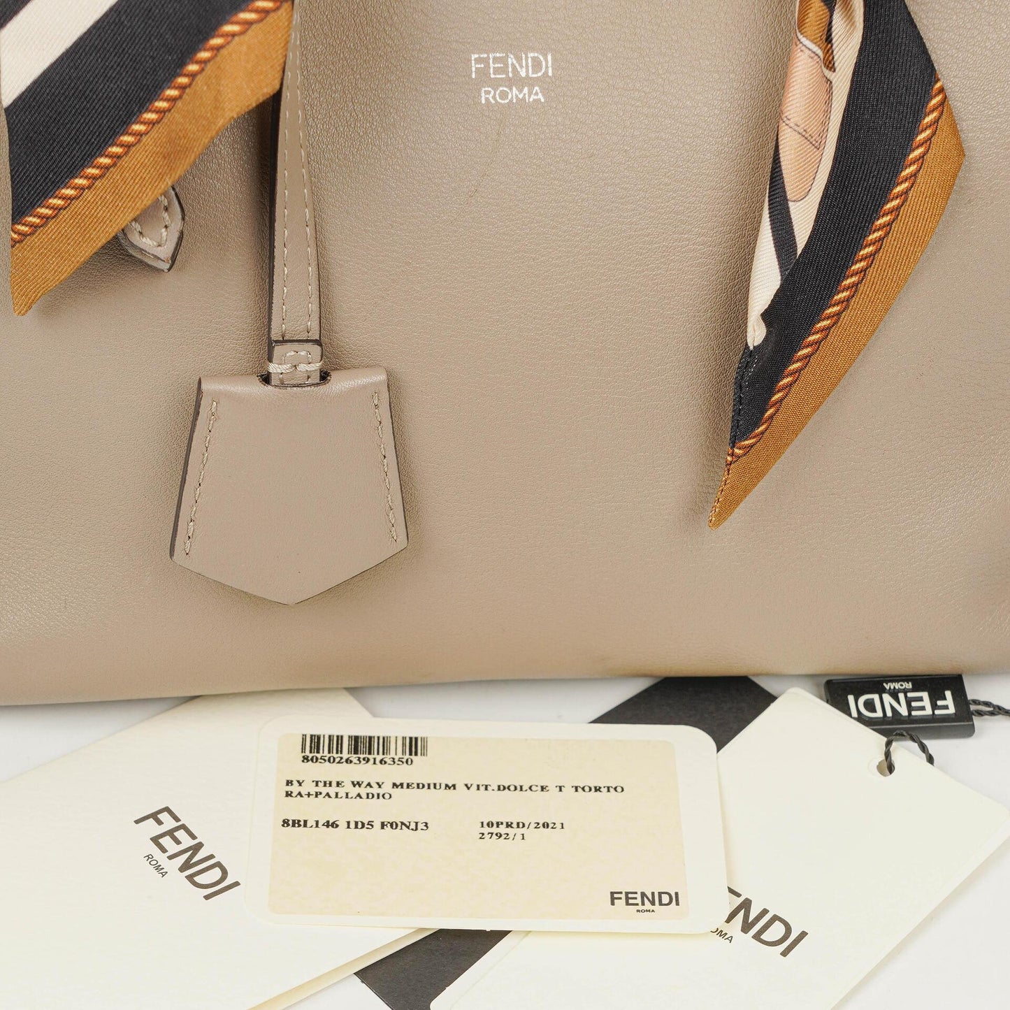 Fendi By The Way Vitello Dolce Torto Mittelgroße Tasche