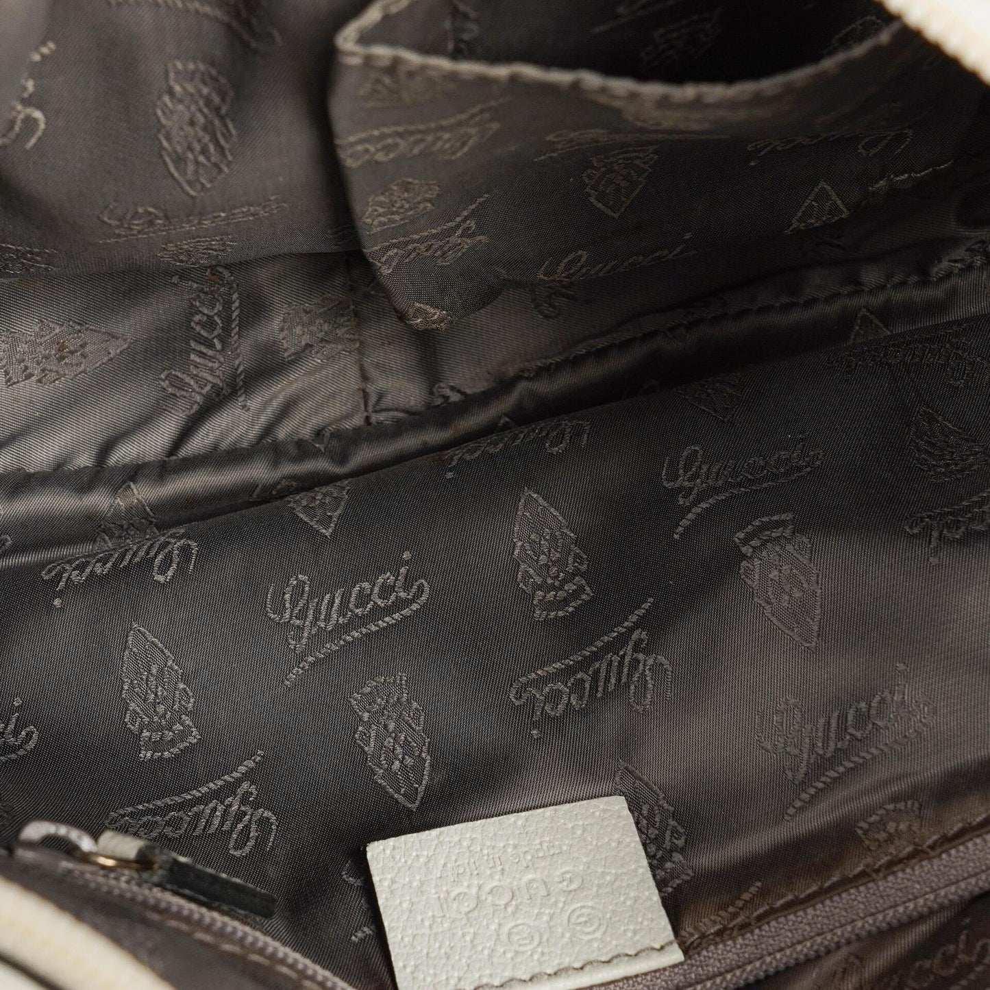Gucci GG Supreme Pop Handtasche in Silber