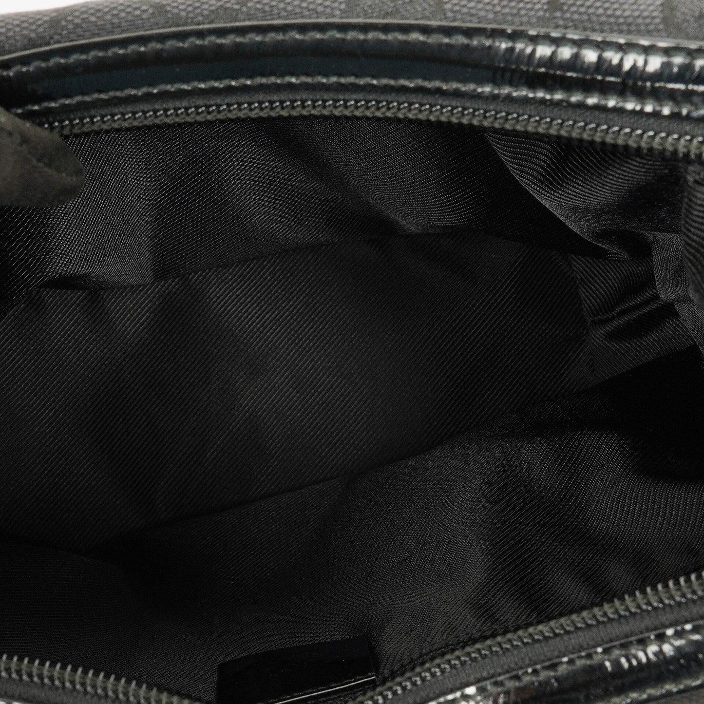Gucci Hobo Schultertasche aus schwarzem GG Canvas und Lackleder