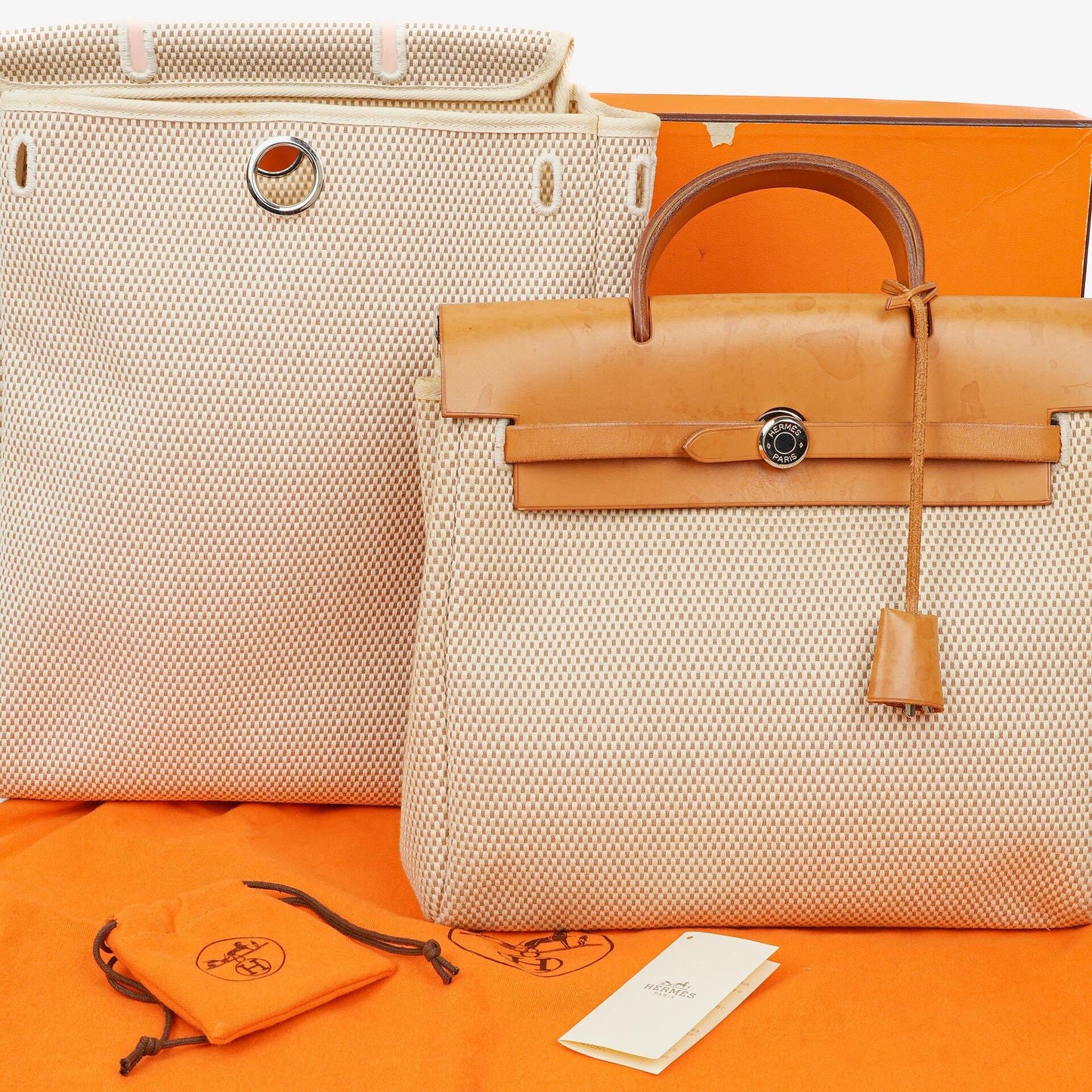 Hermès Herbag PM 2-Wege-Rucksack aus Vache Hunter mit Criss Viking in Ecru, Beige und Naturel