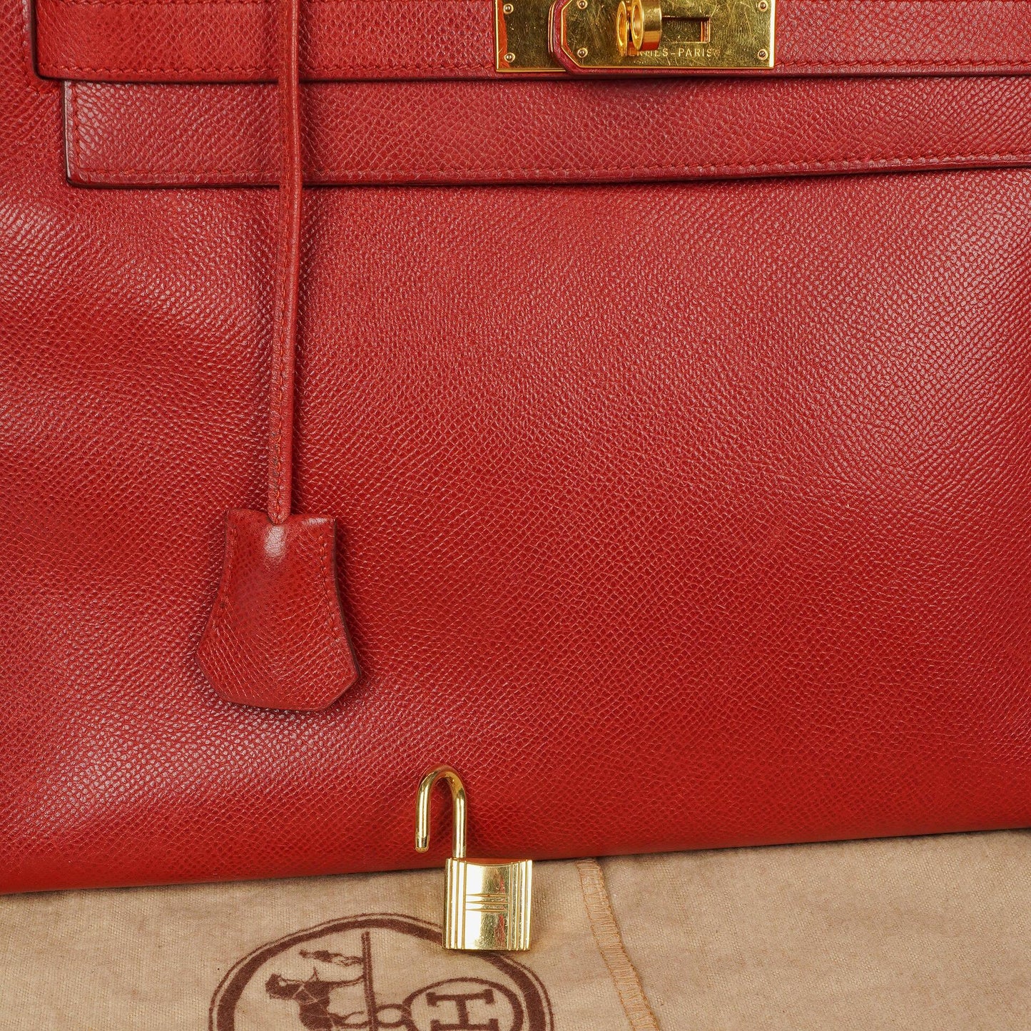 Hermès Kelly 32 Retourne in Rouge Vif mit Goldbeschlägen