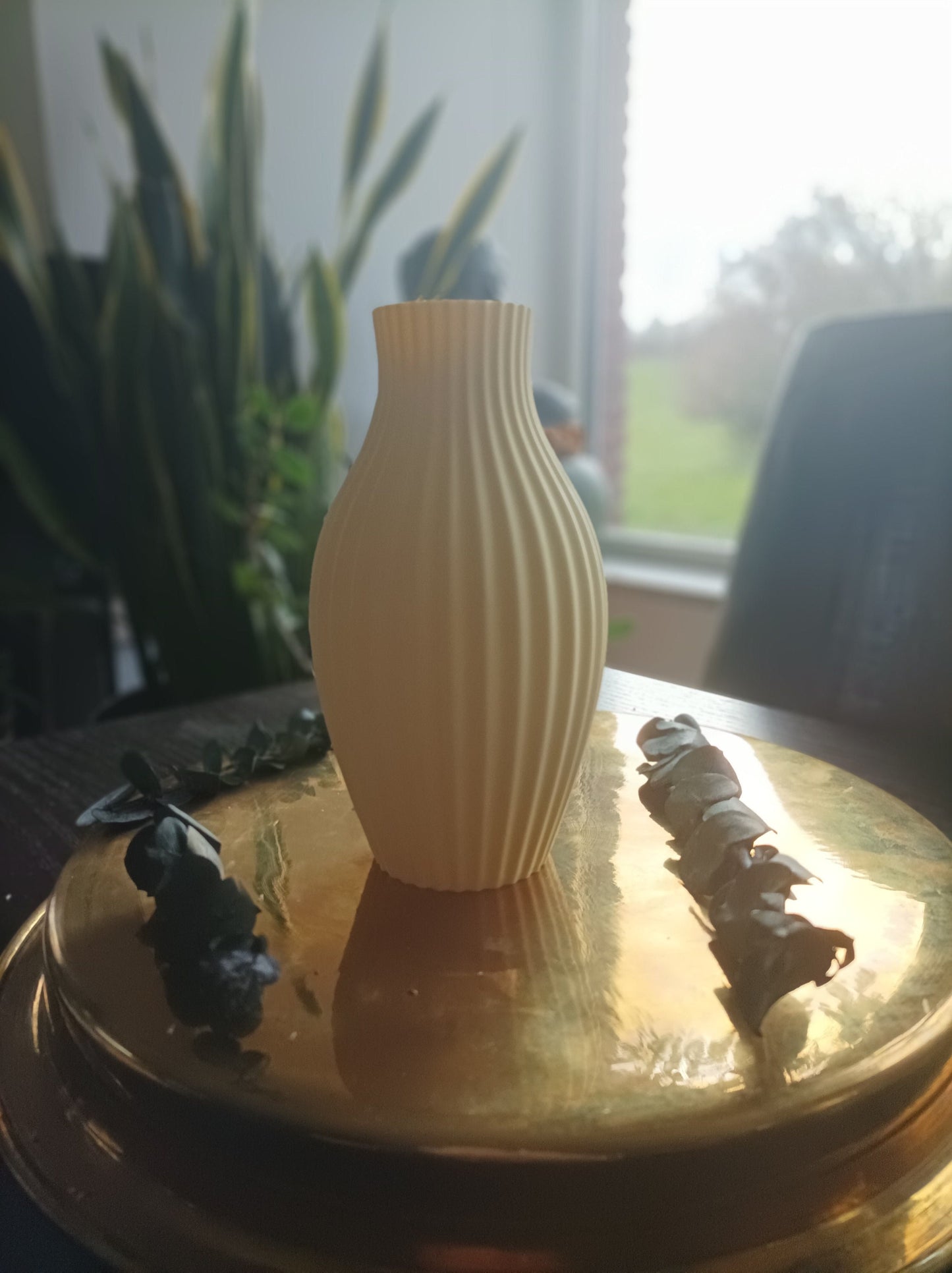 Elegant 3D-Printed Contour Vase