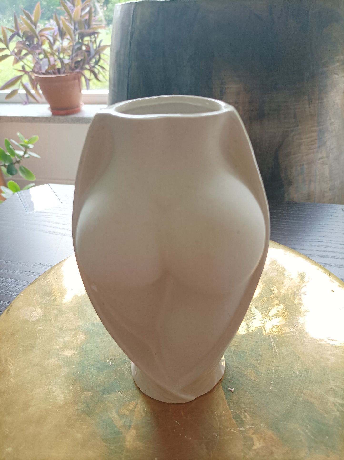 Elegante Frauenkörper-Vase aus Keramik