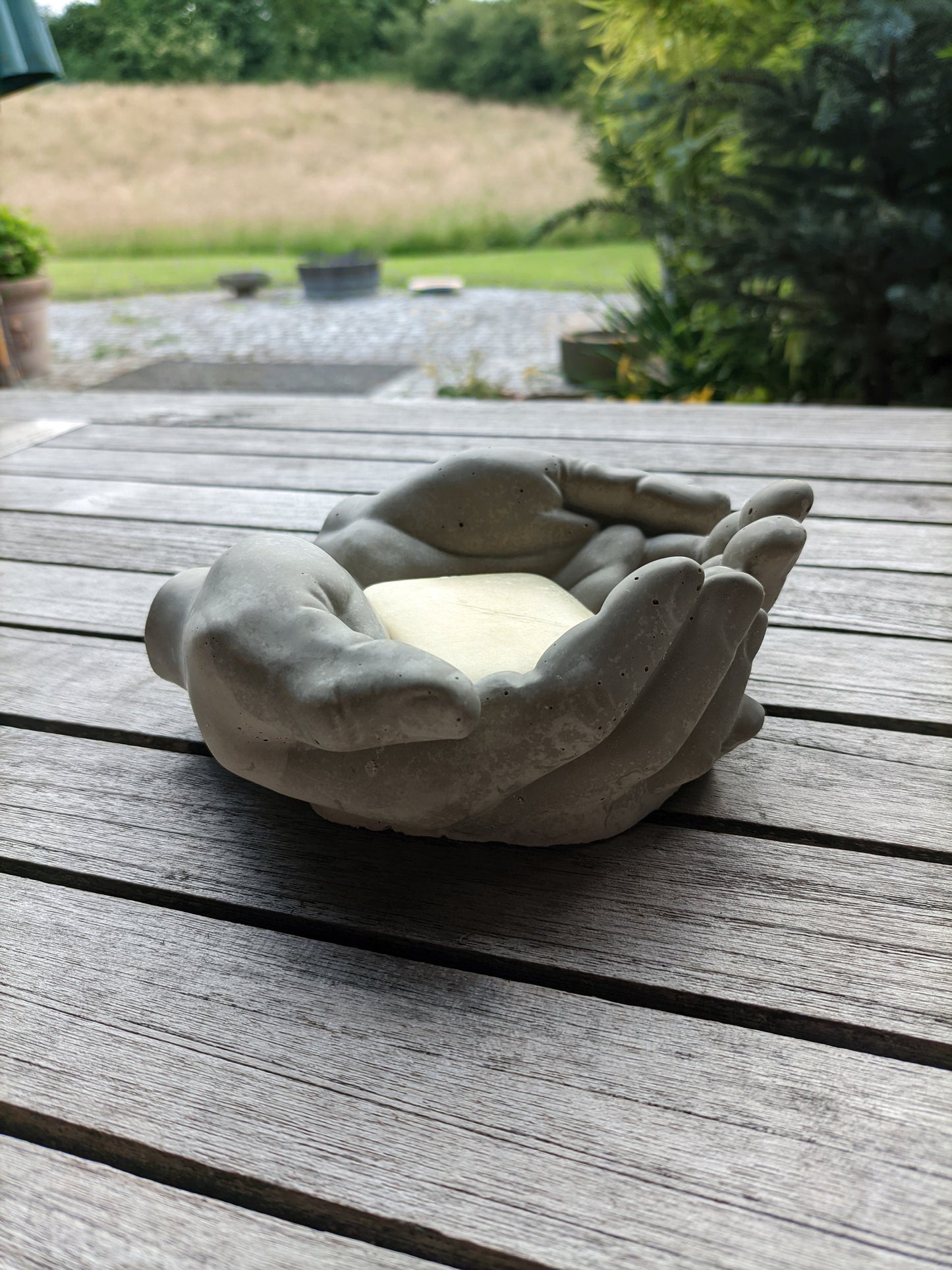 Multifunktionaler Betonhalter für Seife oder Schlüssel