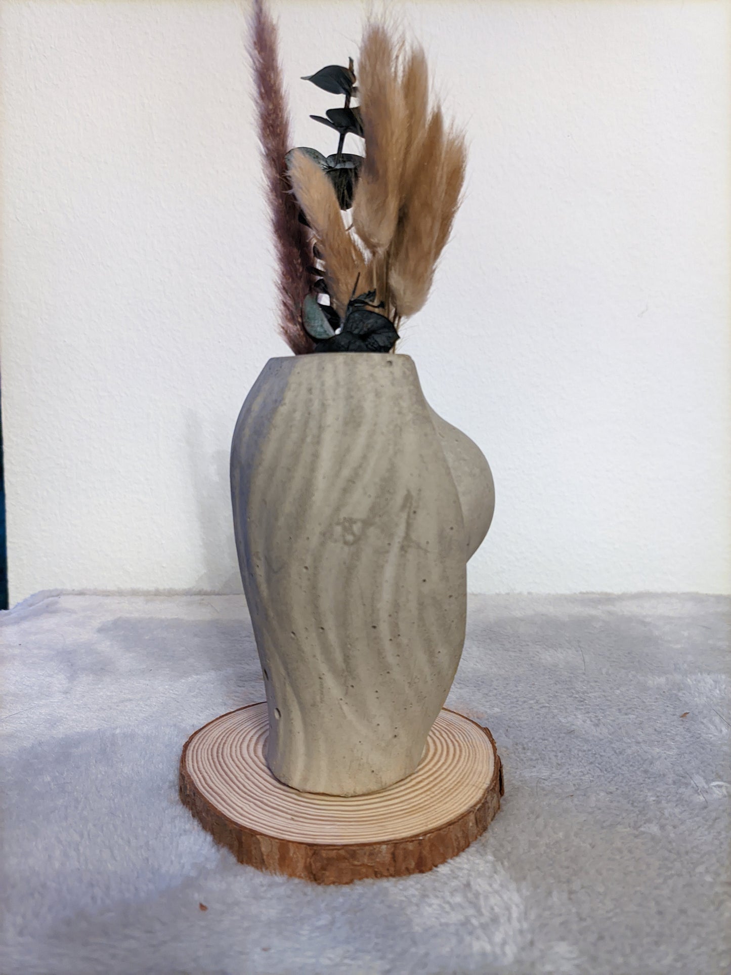 Elegant beer mug vase