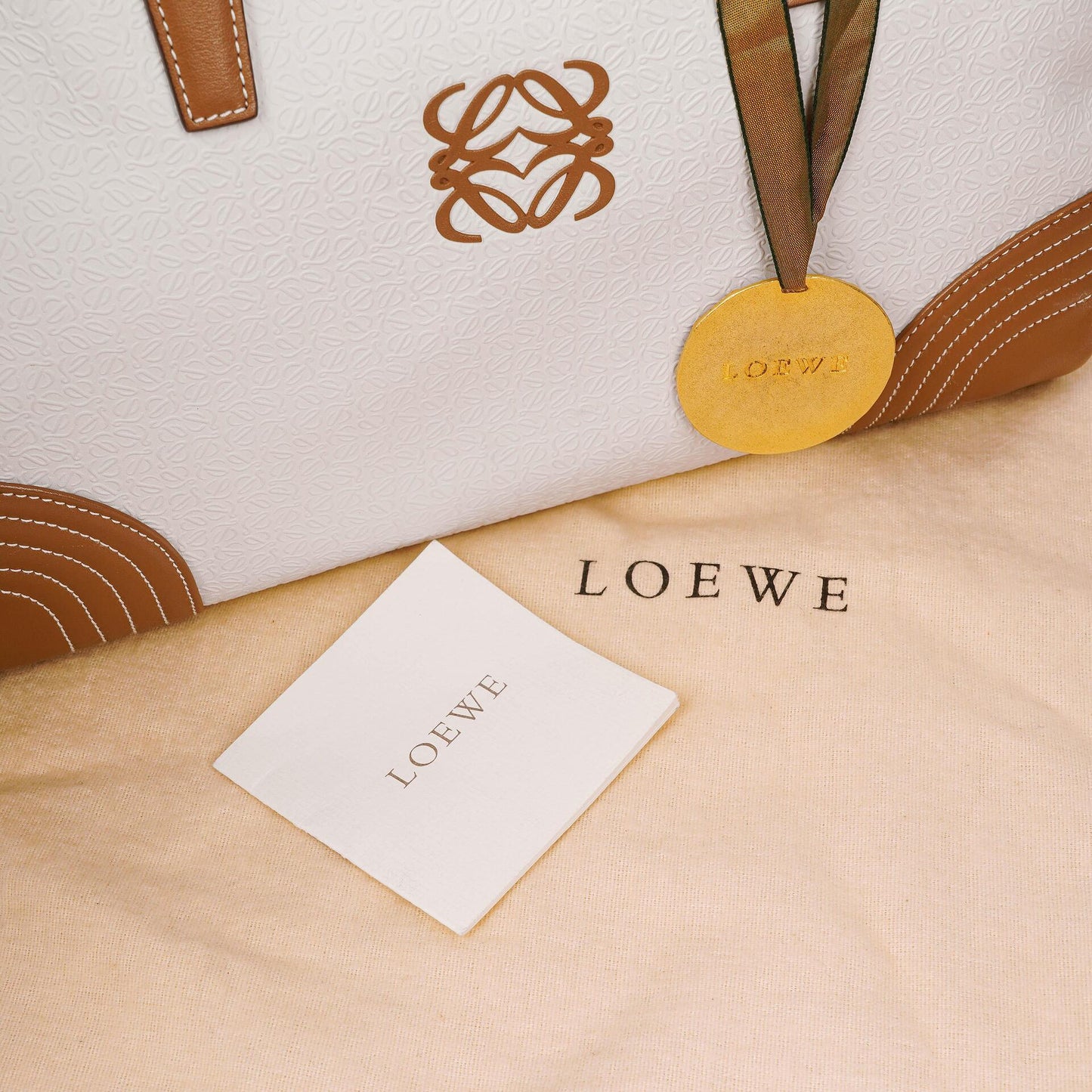 Loewe Boston Tasche aus braun-weißem Leder