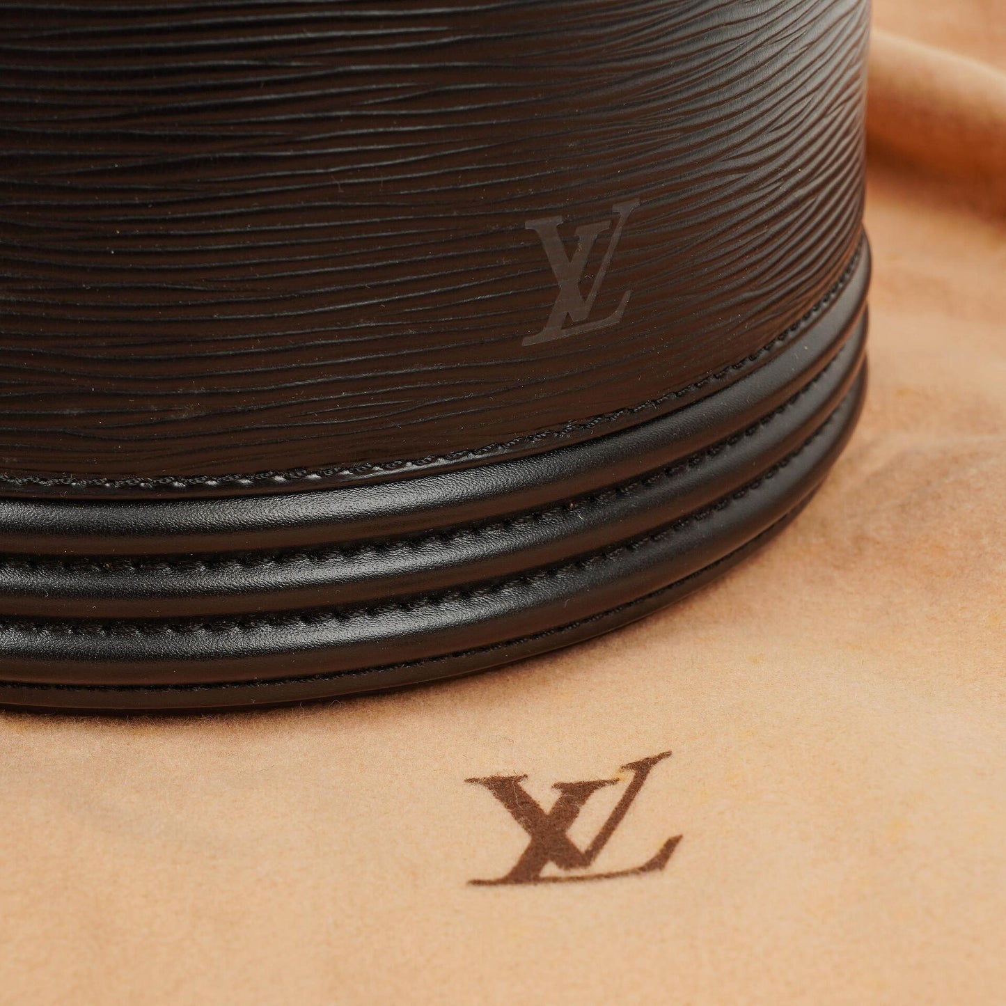 Louis Vuitton Cannes Schwarze EPI Leder Tasche