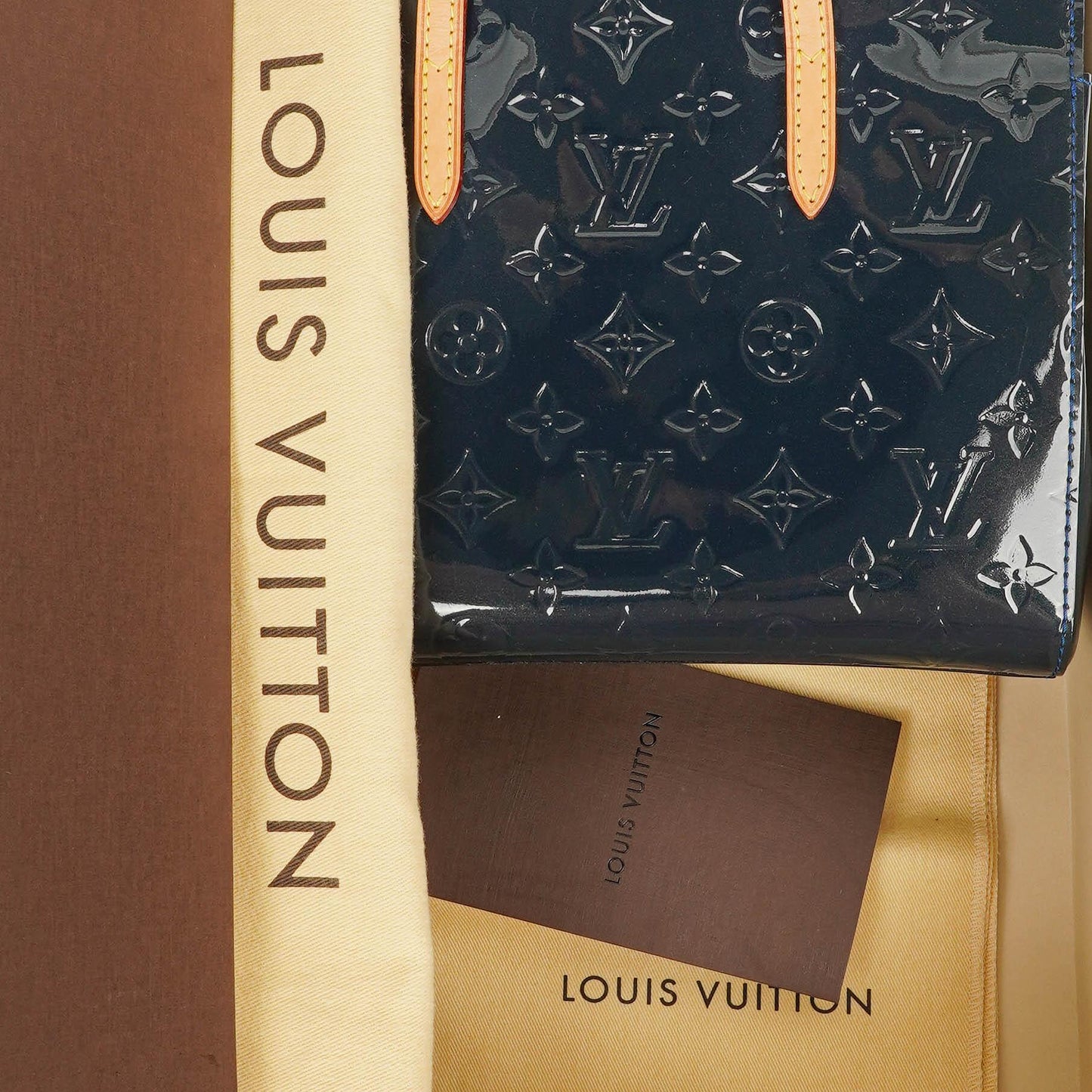 Louis Vuitton Catalina BB Tasche aus Vernis in Grand Blue