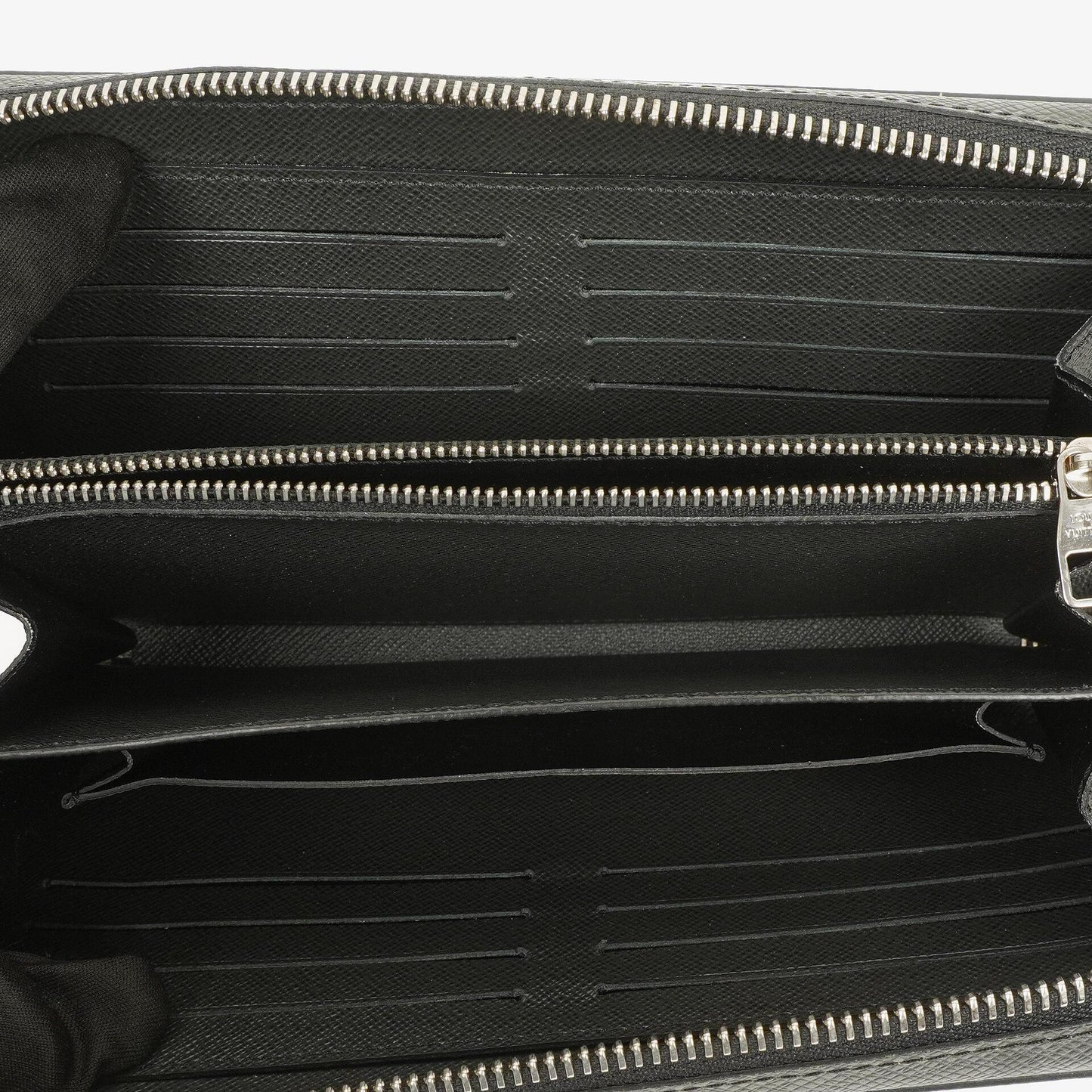 Louis Vuitton Glacier Taiga Leder Zippy XL Geldbörse