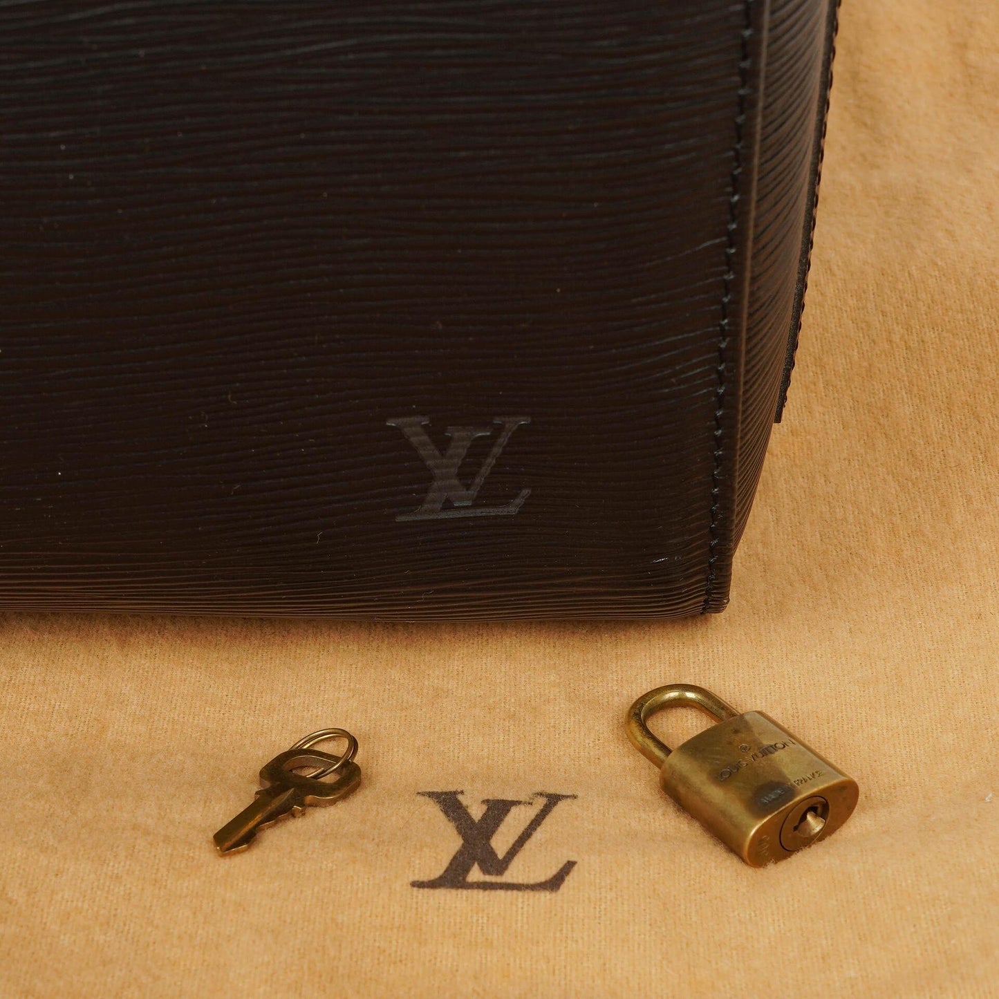 Louis Vuitton Keepall 55 Schwarze EPI Leder Reisetasche