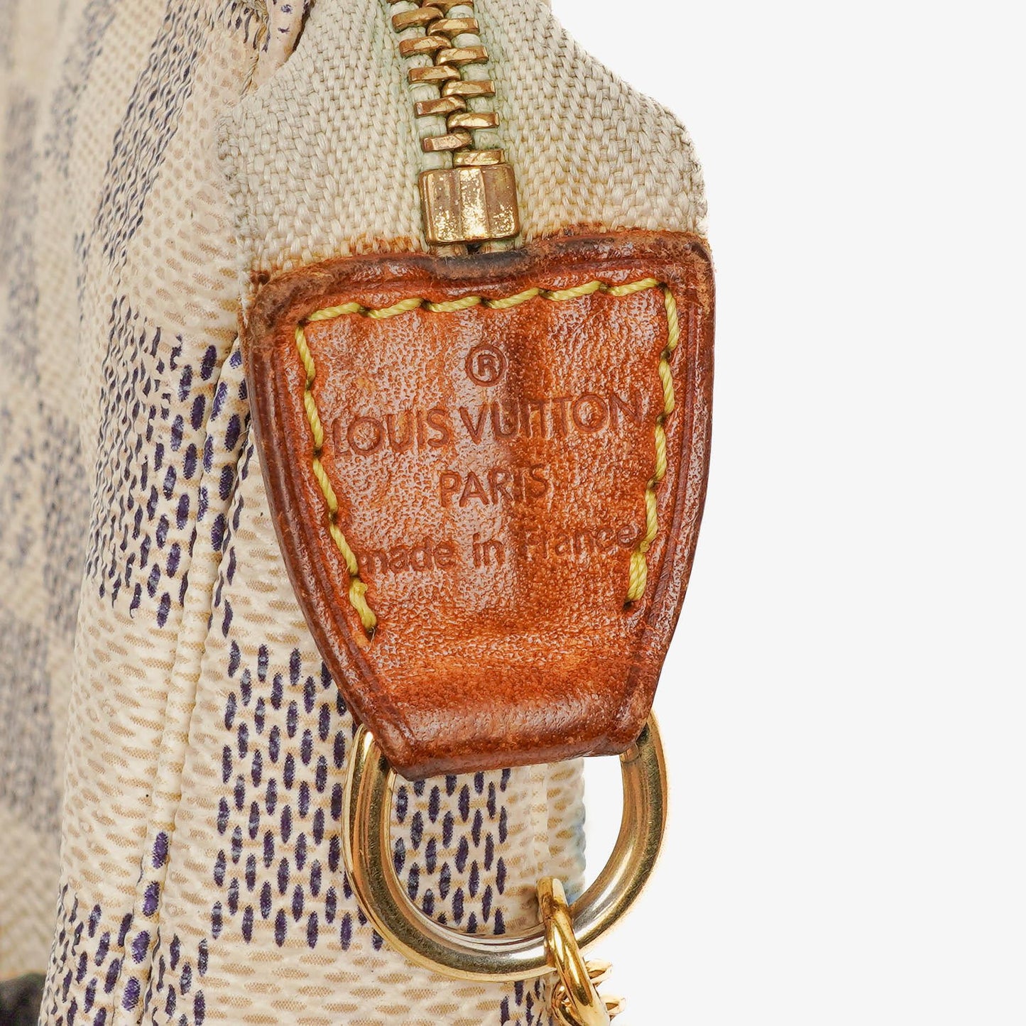 Louis Vuitton Mini Pochette aus Damier Azur Canvas