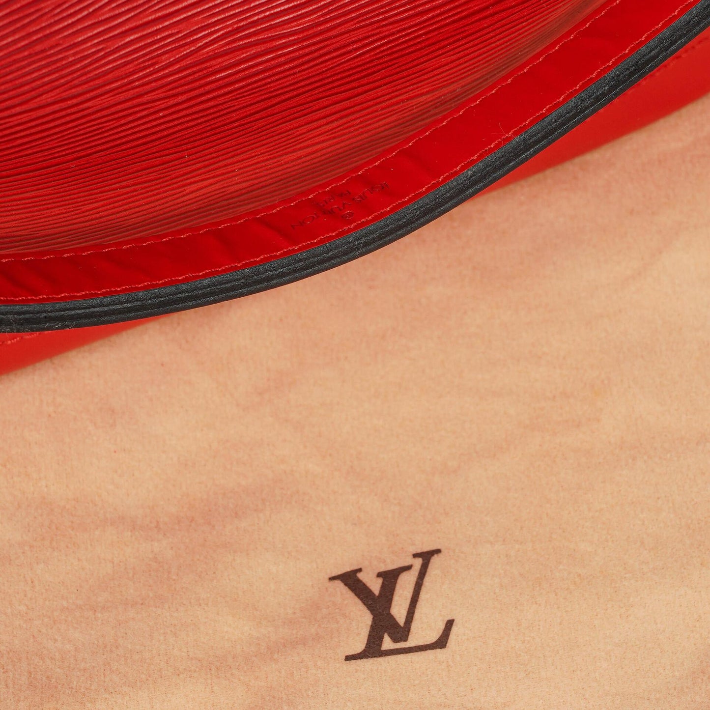 Louis Vuitton Noé Grande GM Schultertasche aus rotem Epi Leder
