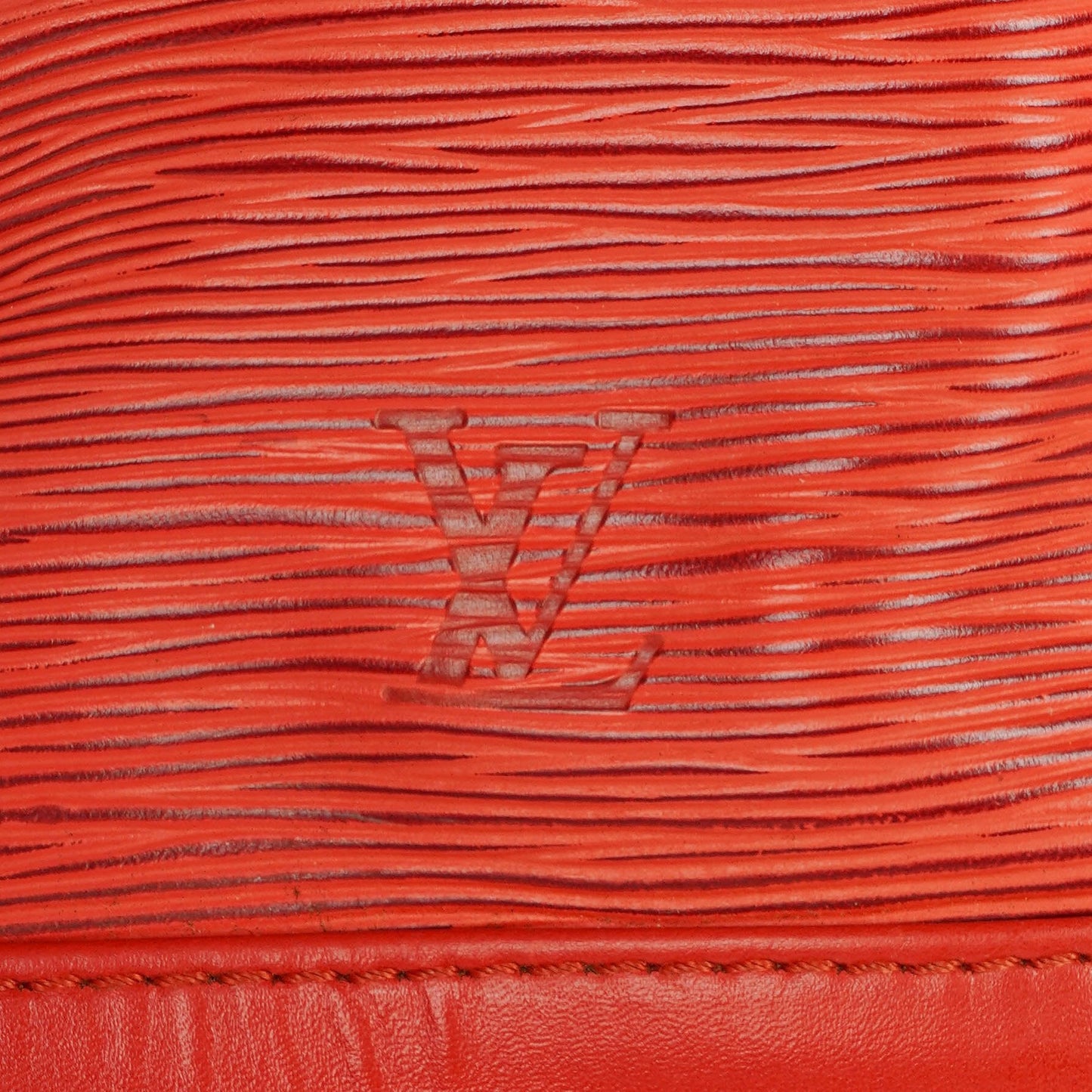 Louis Vuitton Noé Grande GM Schultertasche aus rotem Epi-Leder