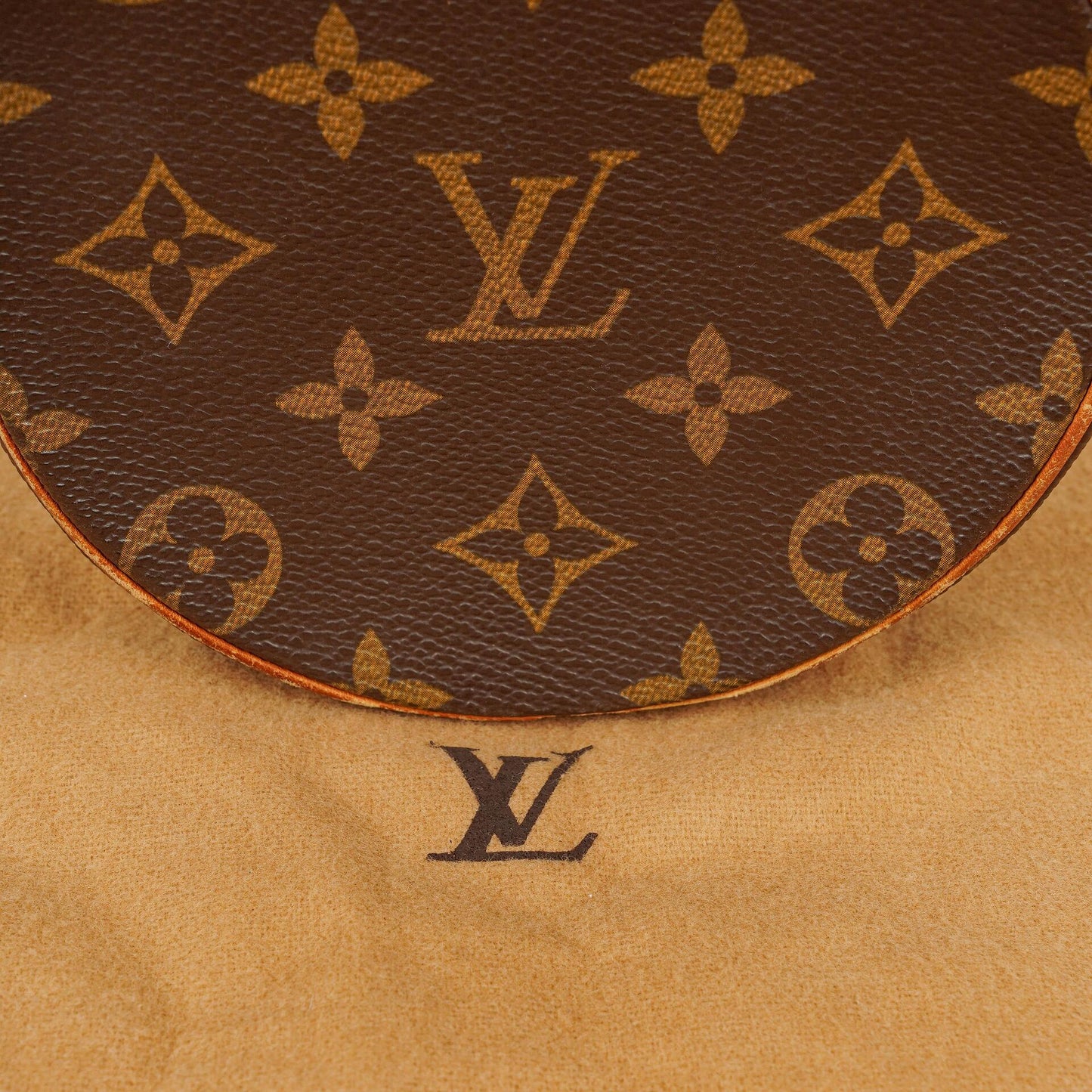 Louis Vuitton Papillon 25 Vintage Handtasche aus Monogram Canvas