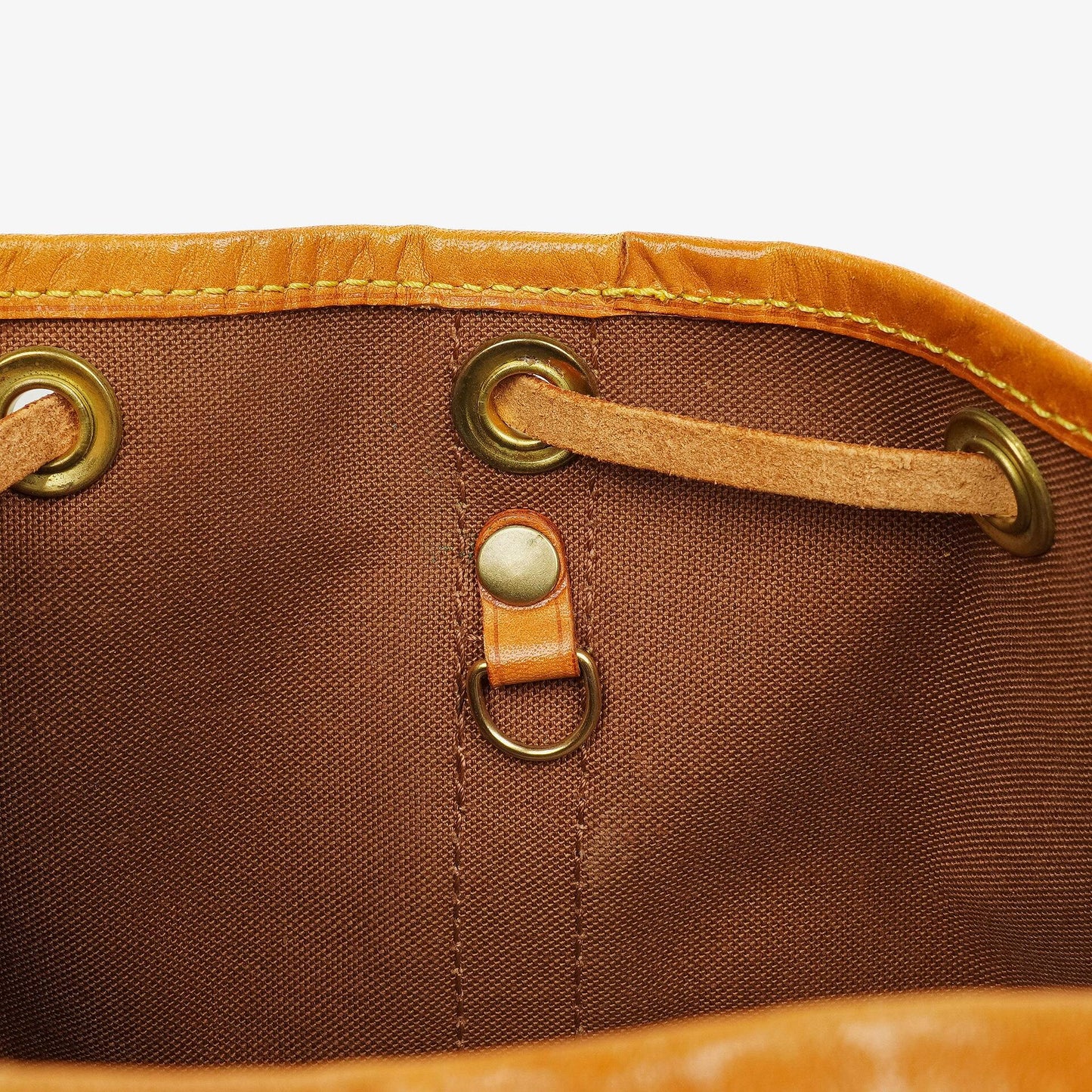 Louis Vuitton Petit Noé Schultertasche aus Monogram Canvas