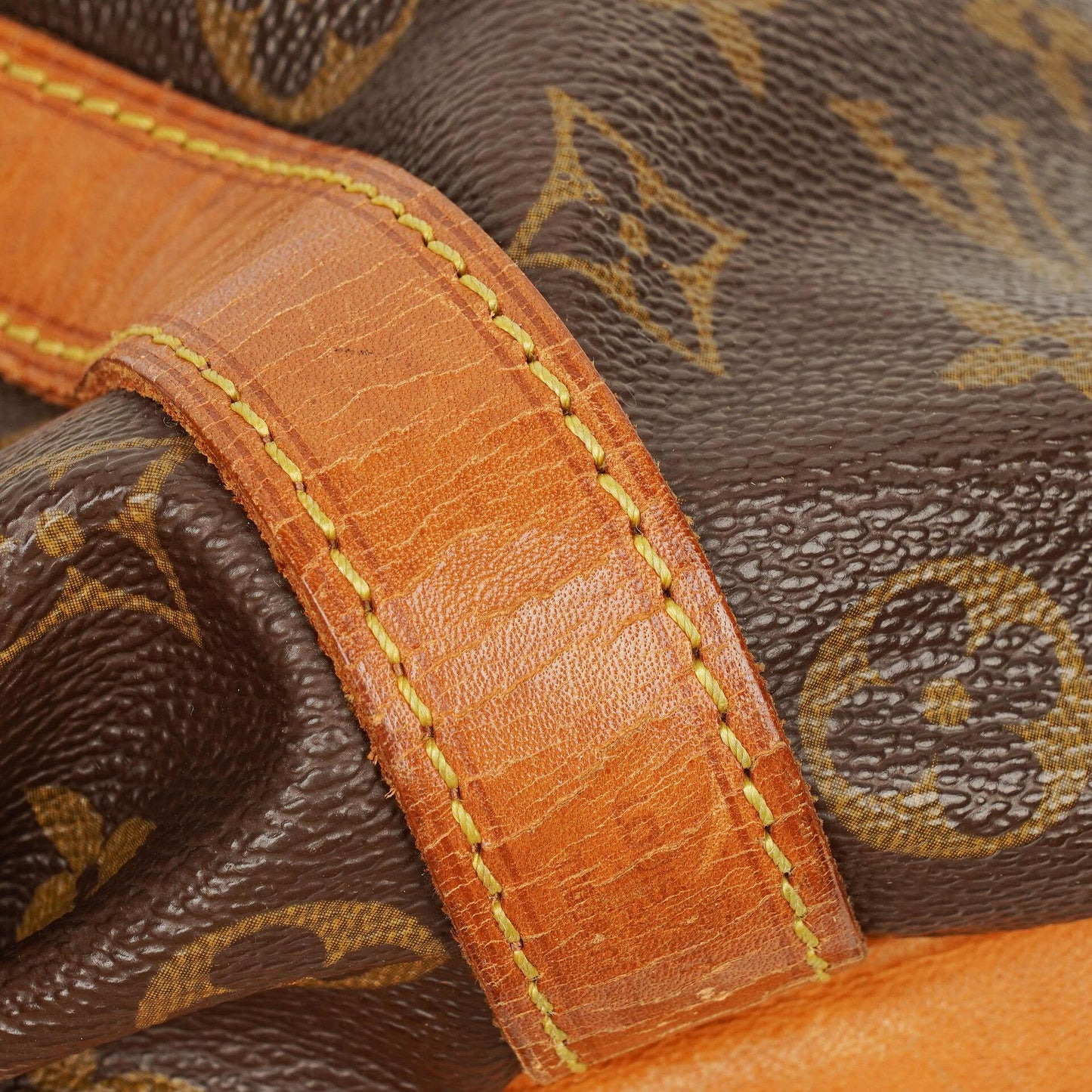 Louis Vuitton Petit Noé Schultertasche aus Monogram Canvas