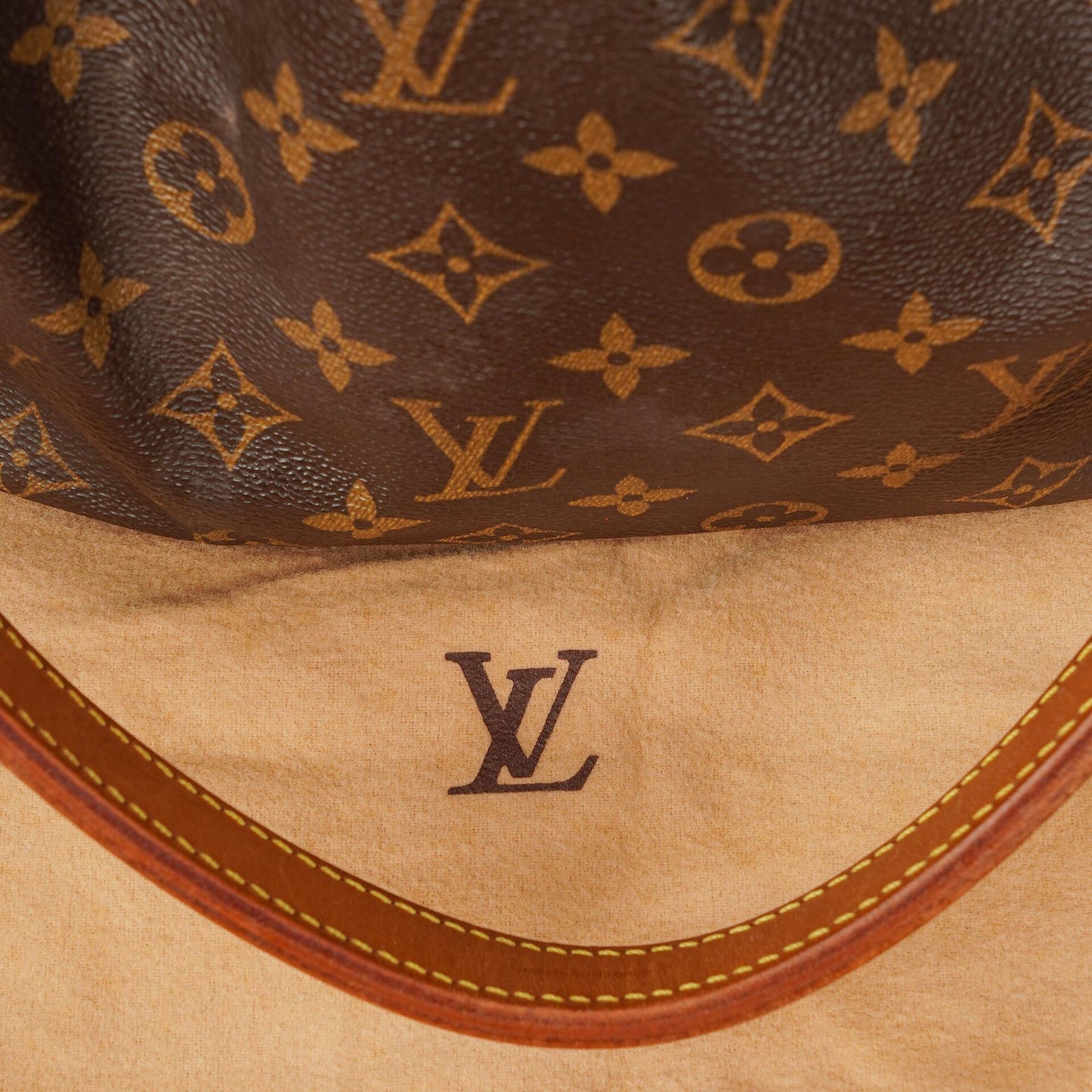 Louis Vuitton Petit Noé Schultertasche aus Monogramm Canvas