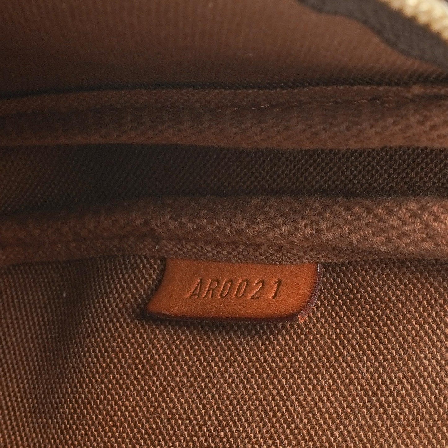 Louis Vuitton Pochette Accessoires Monogram Canvas Clutch Handtasche