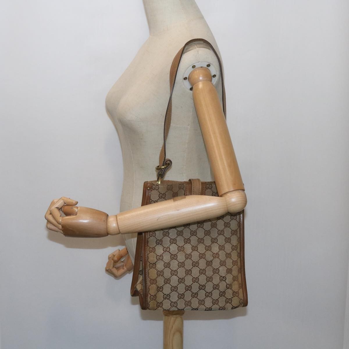 Gucci GUCCI GG Canvas Shoulder Bag Beige 110292 Authentic 61802
